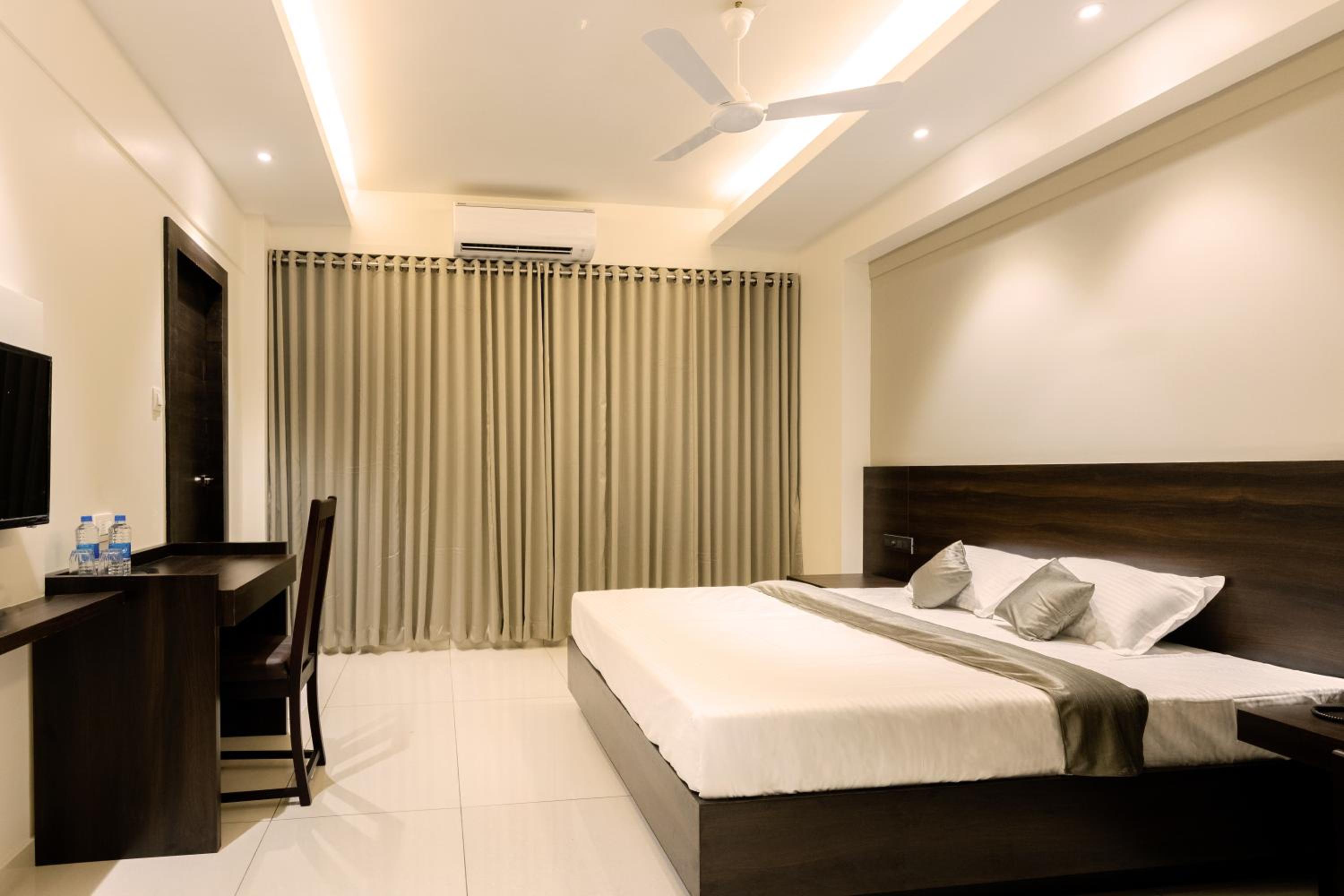Deluxe Double Room - Photo 1