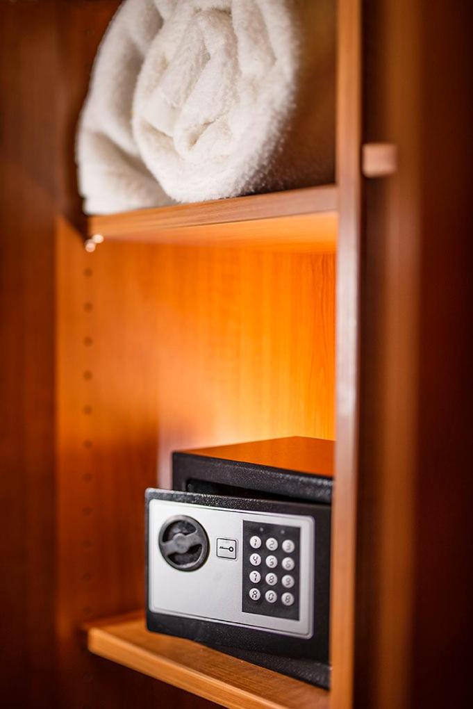 Double Room - Photo 10