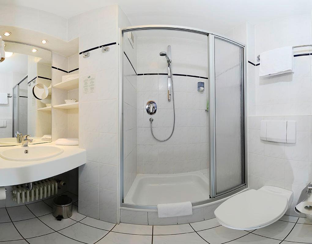 Double Room - Photo 7
