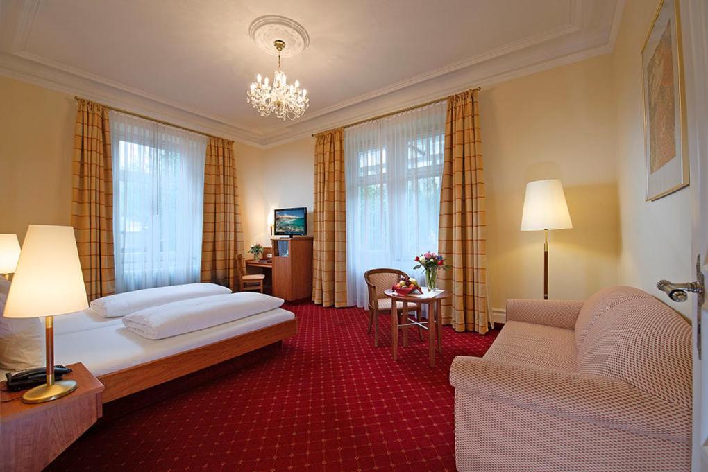 Junior Suite with Balcony, photo 7