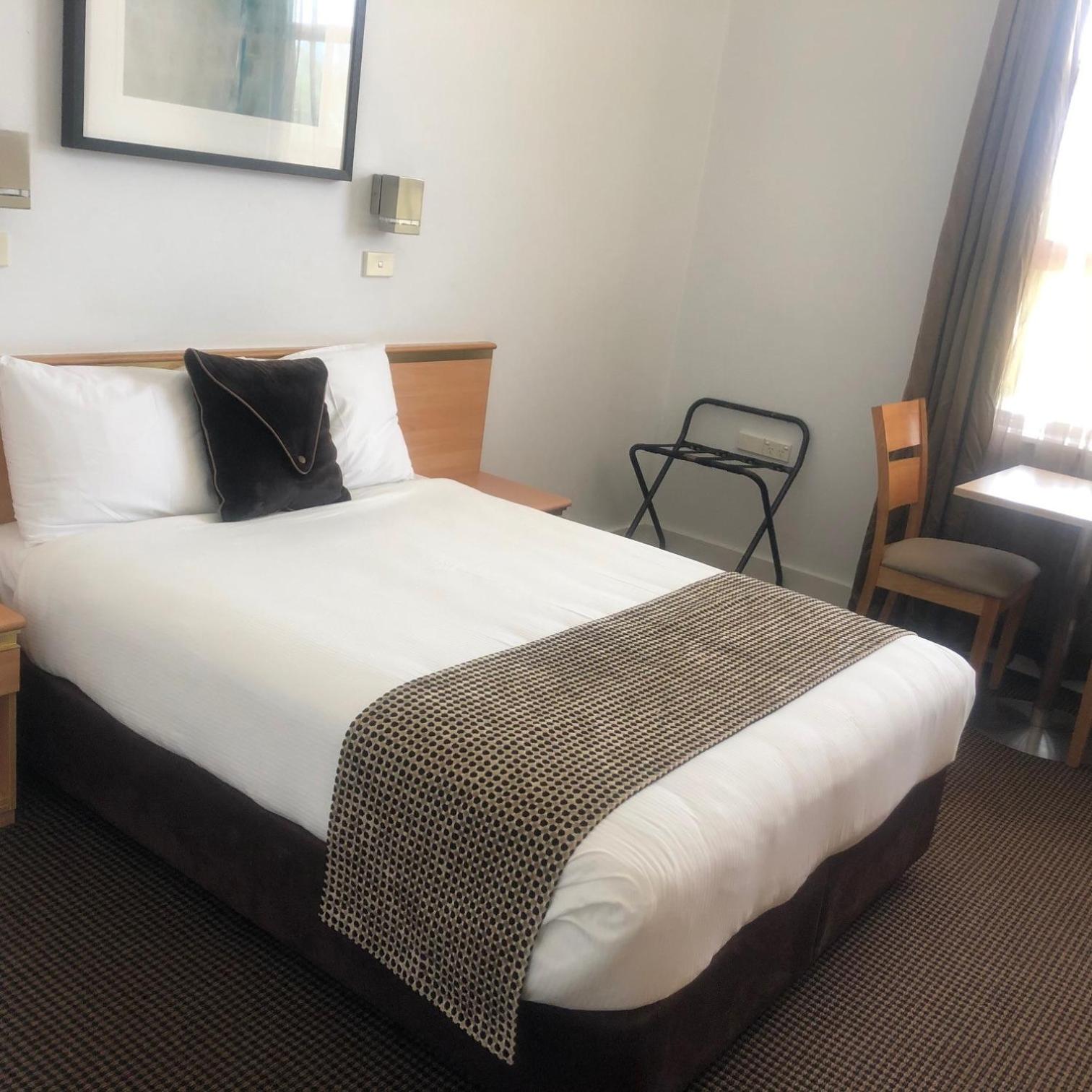 Budget Double Room - Photo 2