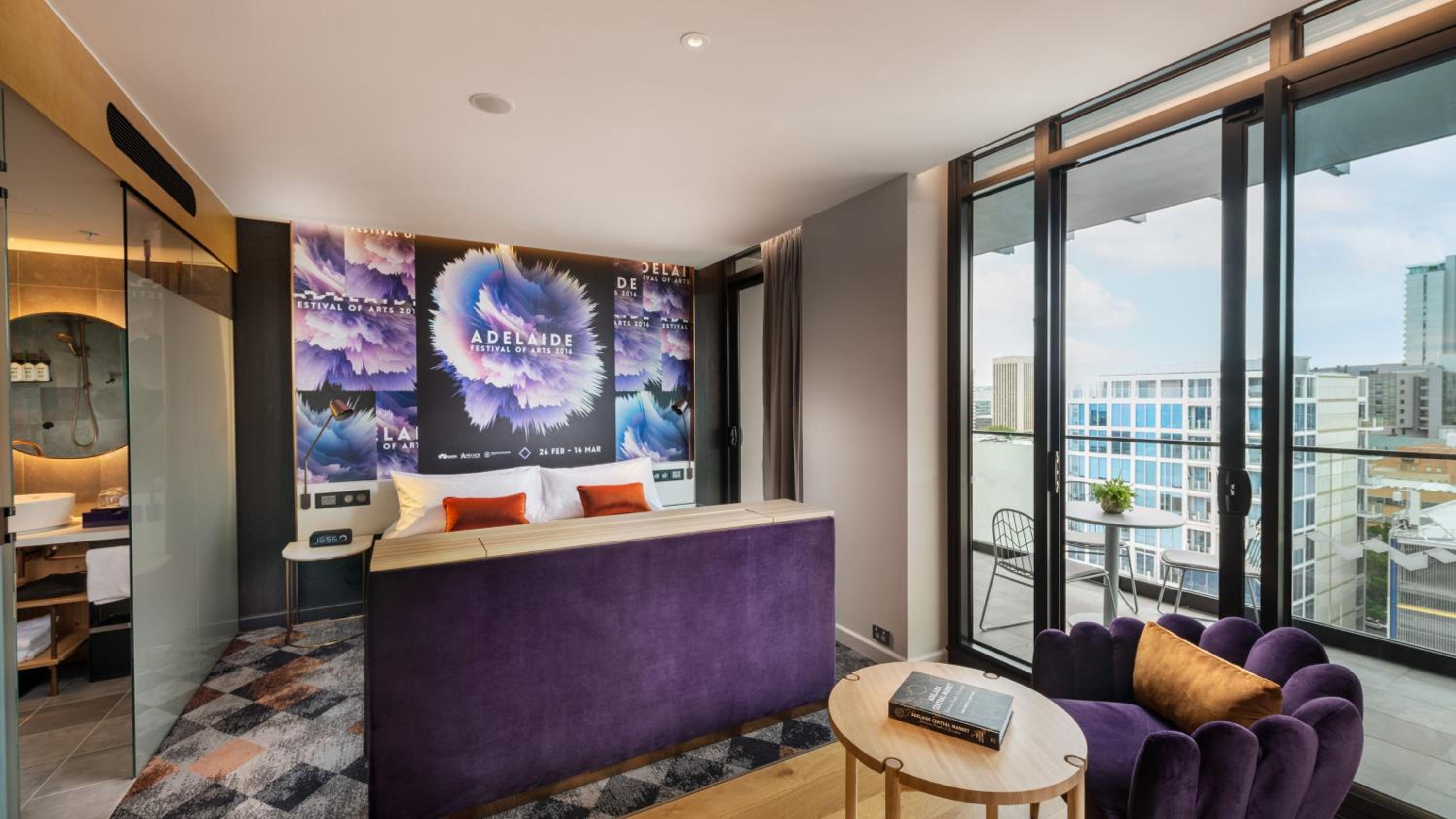 Premium King Room with Balcony - Photo 2