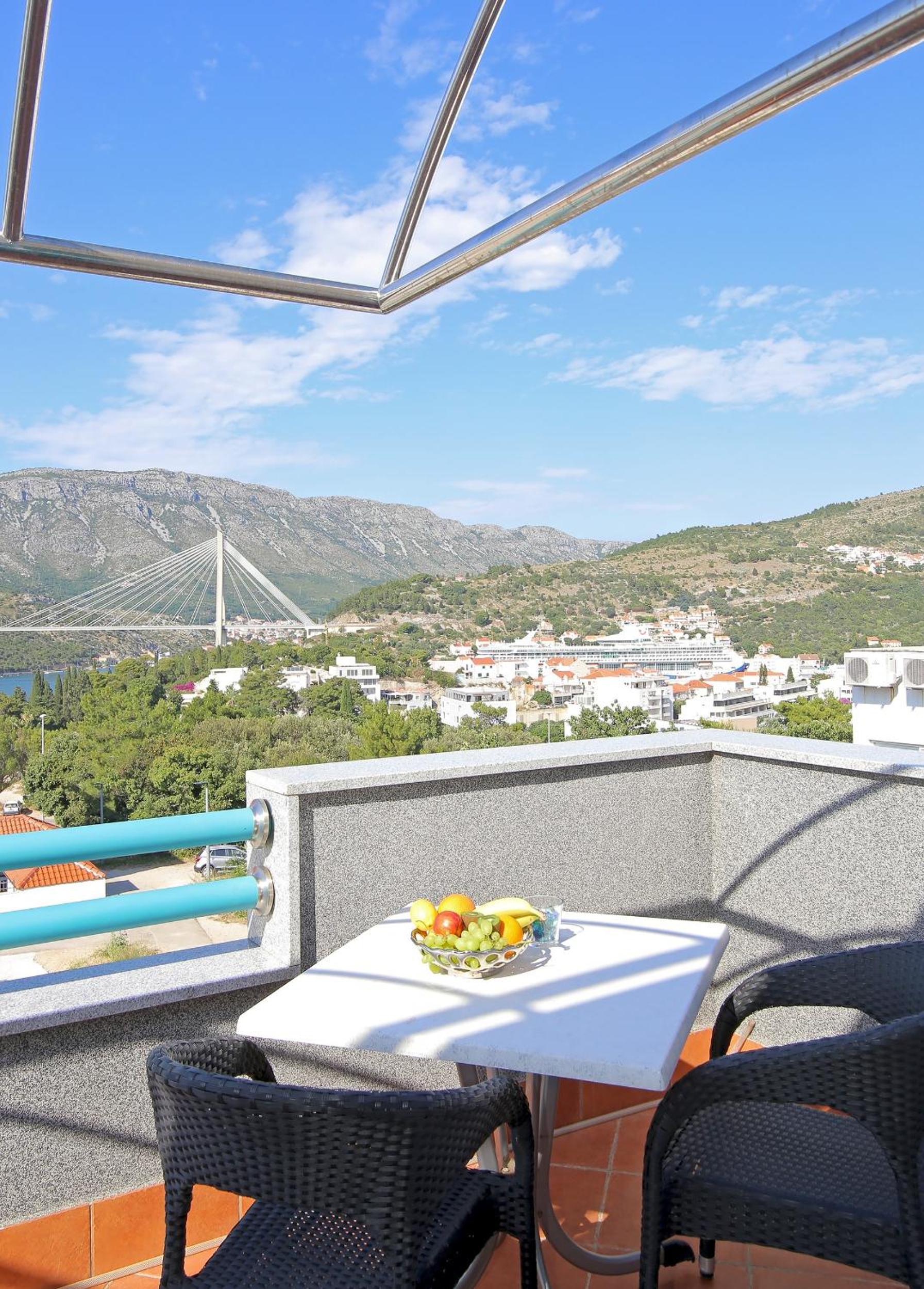 Twin Room with Terrace photo 3