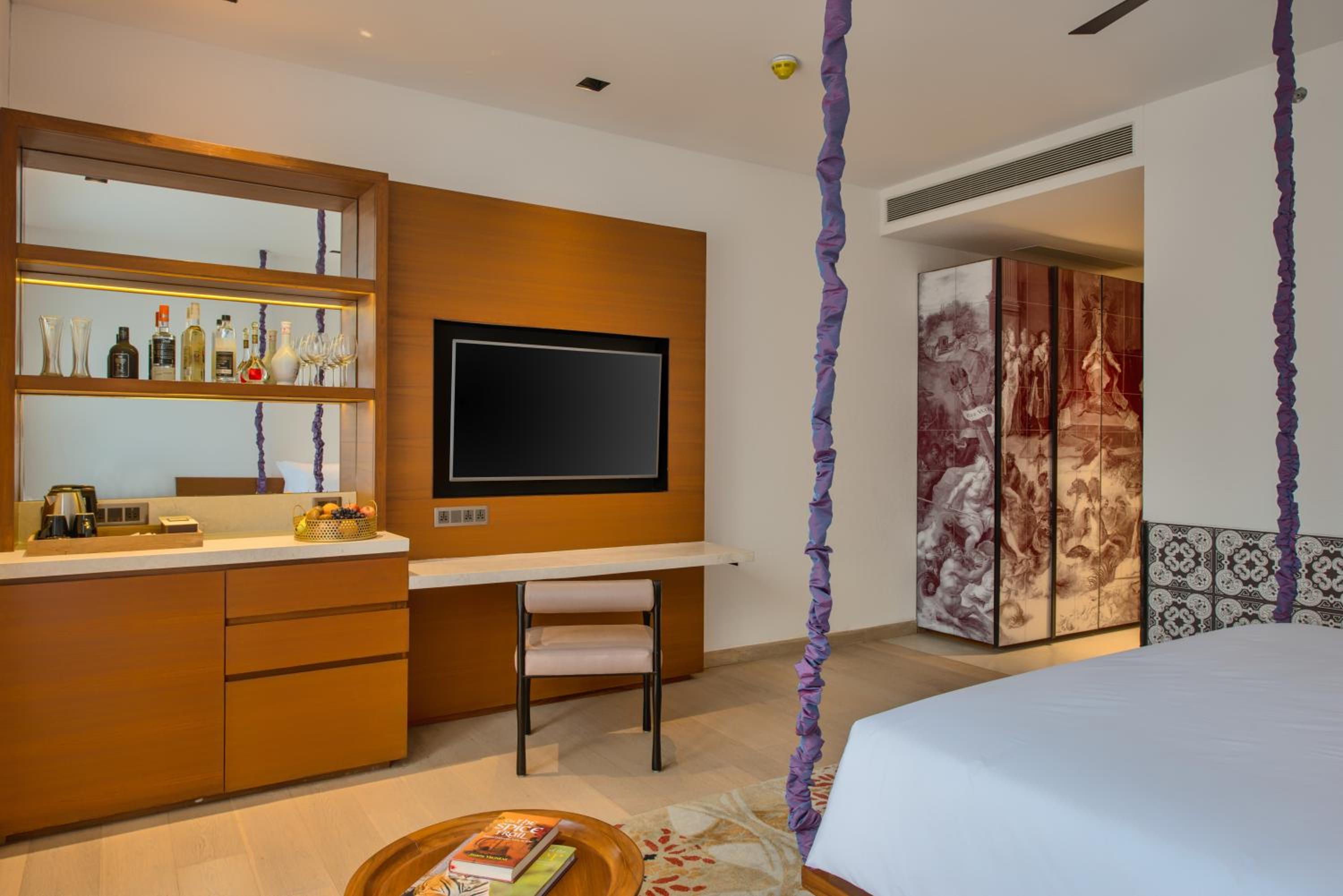 Deluxe Patio Room King Bed - 20% discount on Spa & Laundry - Photo 6