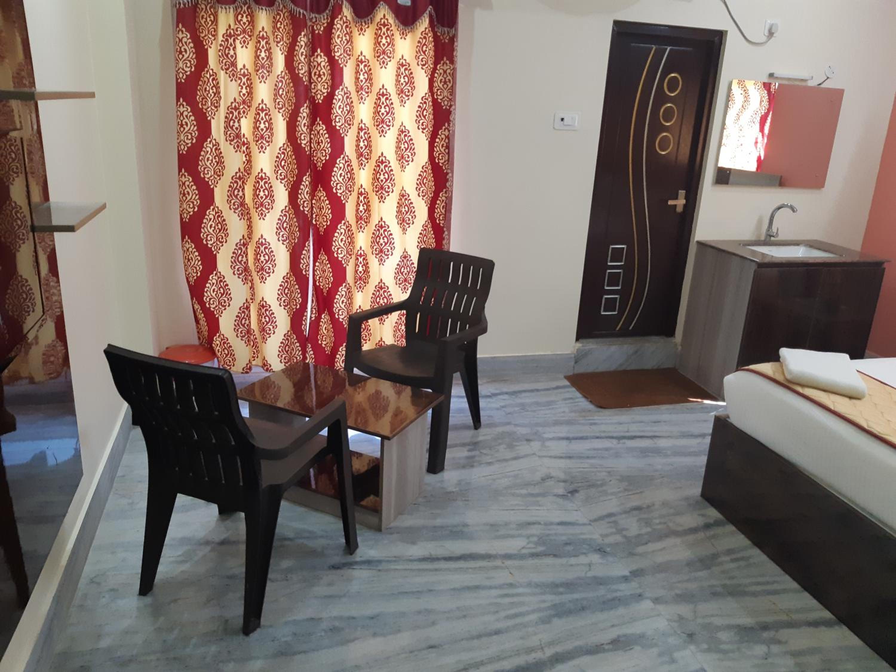 Deluxe Double Room - Photo 13