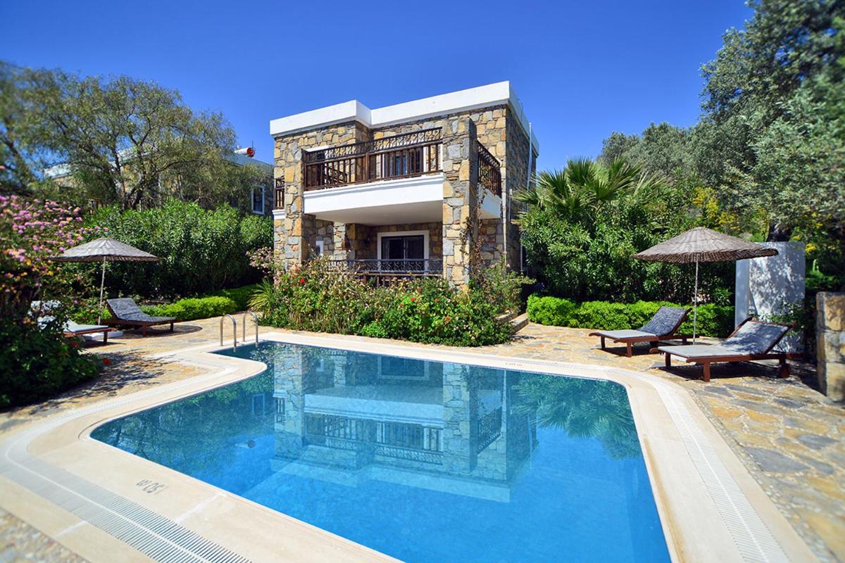 Villa photo 3