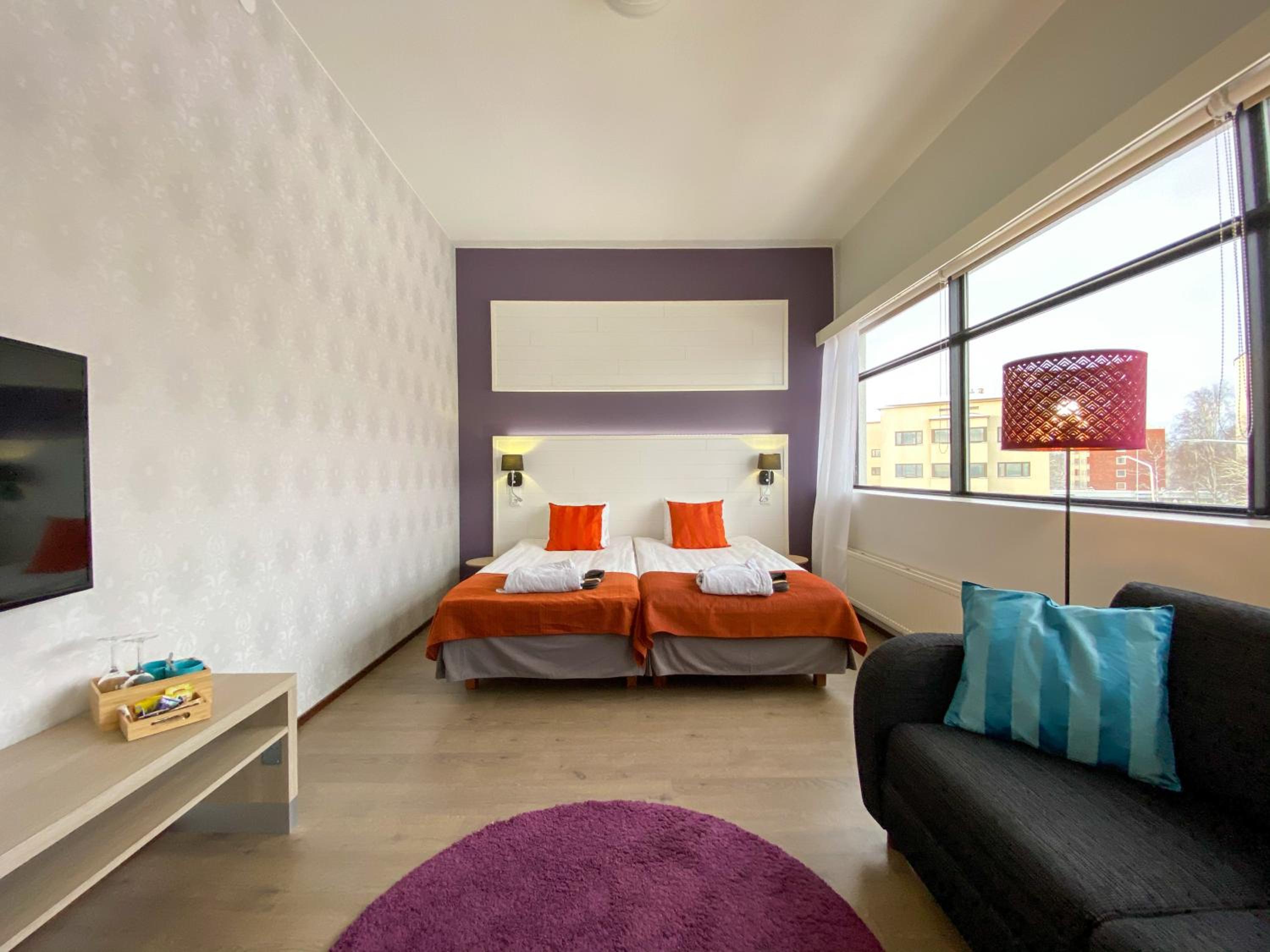 Superior Twin Room with City View - Photo 7