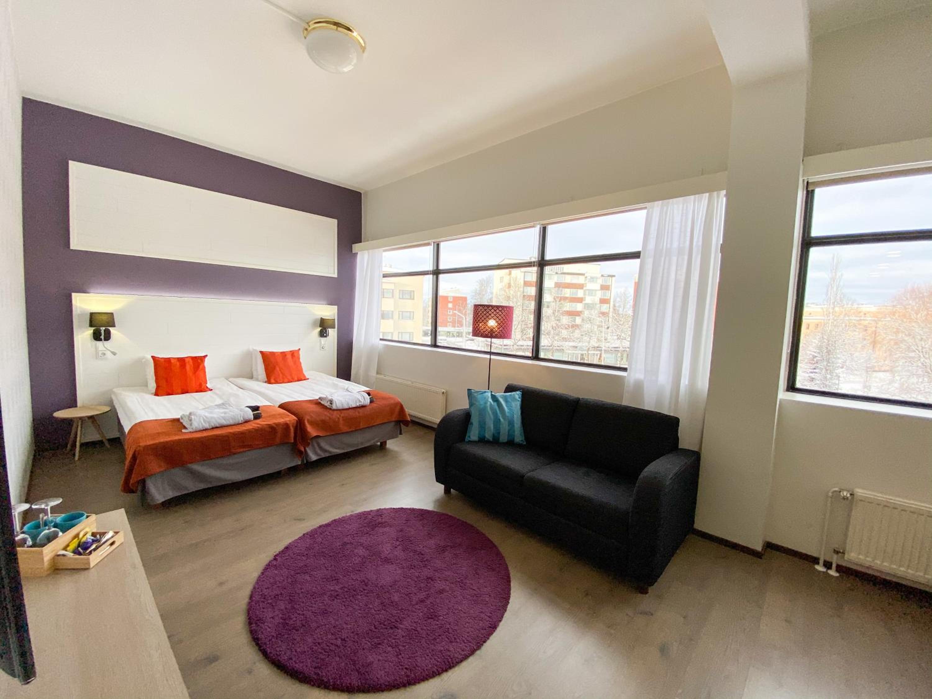 Superior Twin Room with City View - Photo 6
