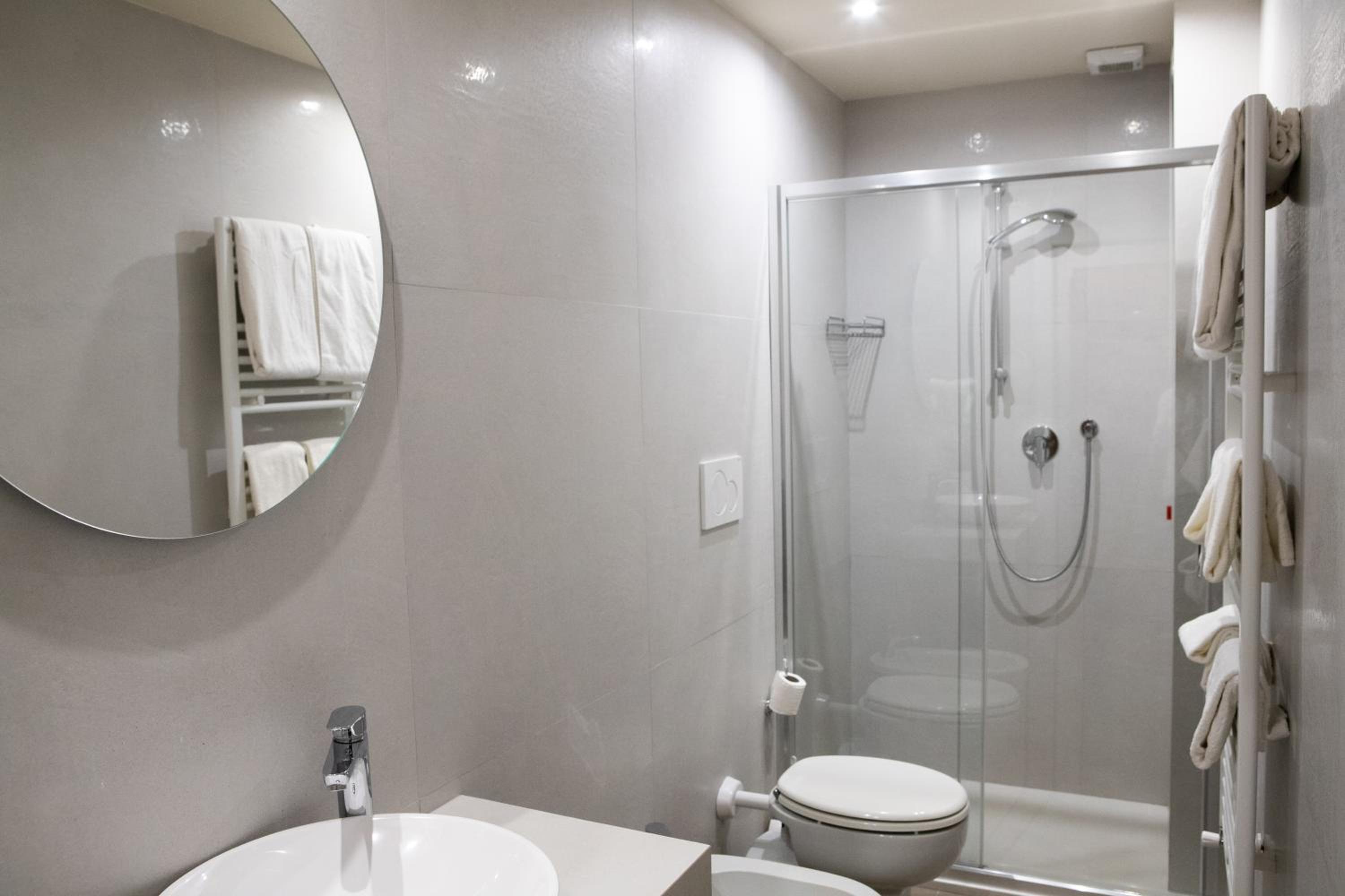 Standard Double or Twin Room photo 3