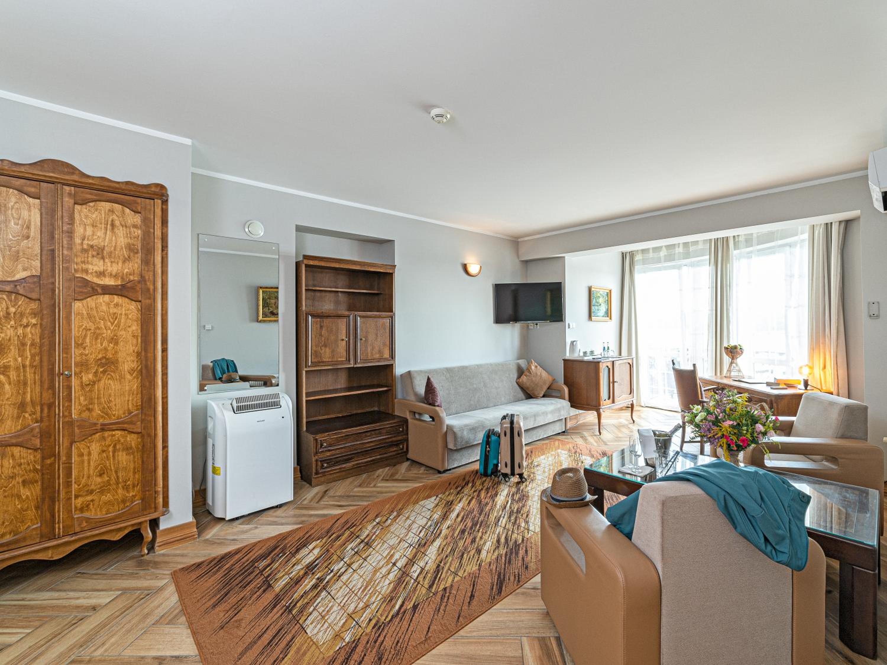 Superior Double Room with Terrace and Czos Lake View photo 2