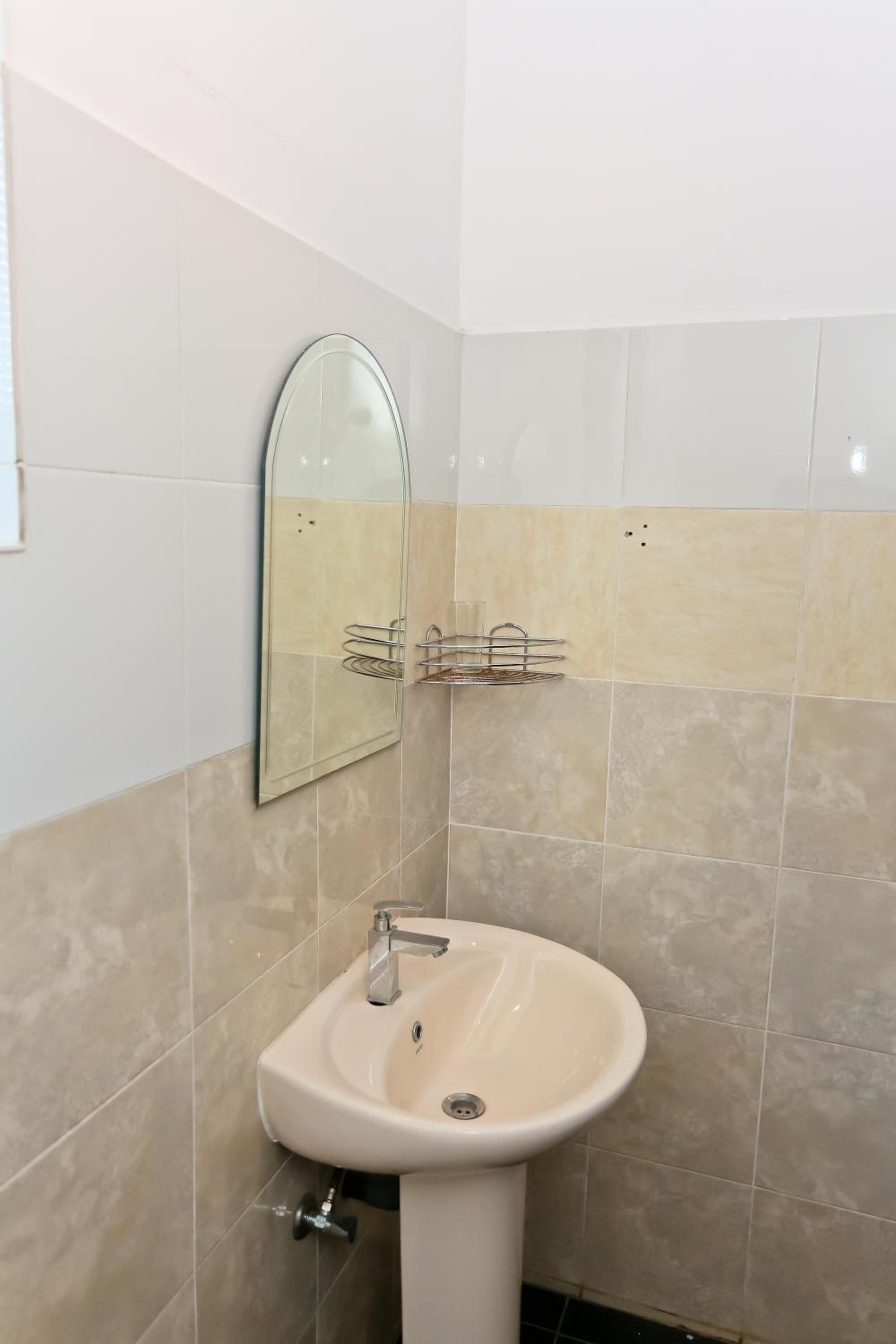 Budget Single Room photo 3