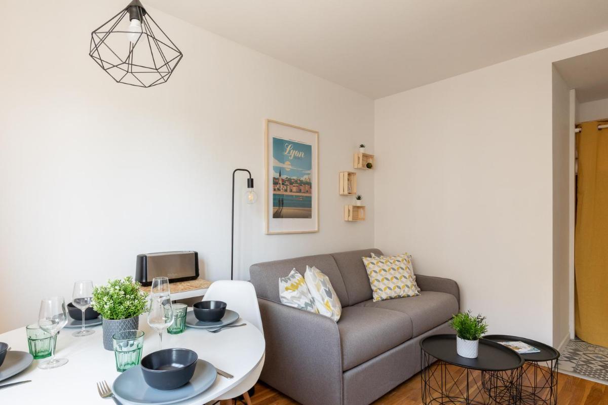 Apartment photo 2