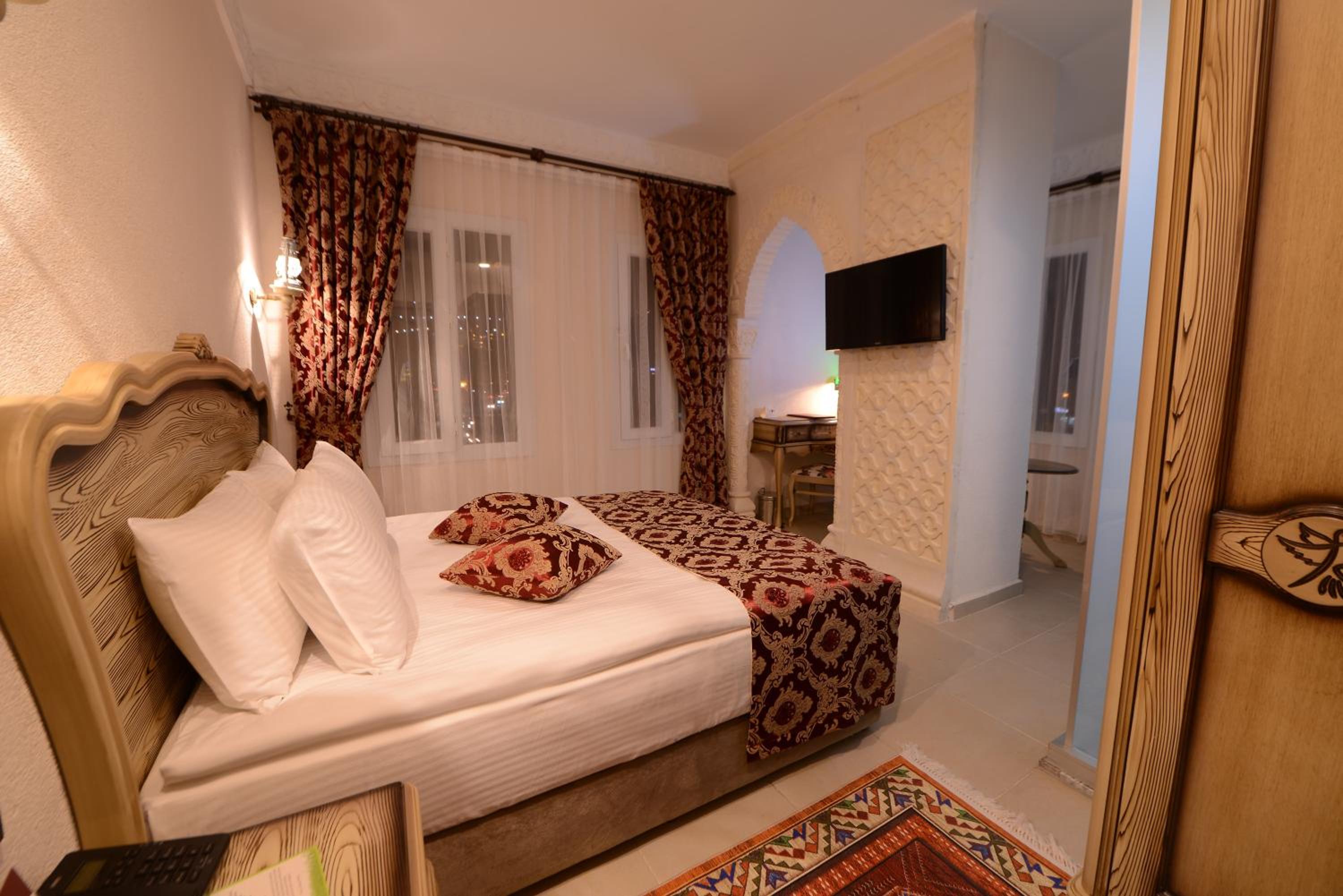 Standard Double Room - Photo 1
