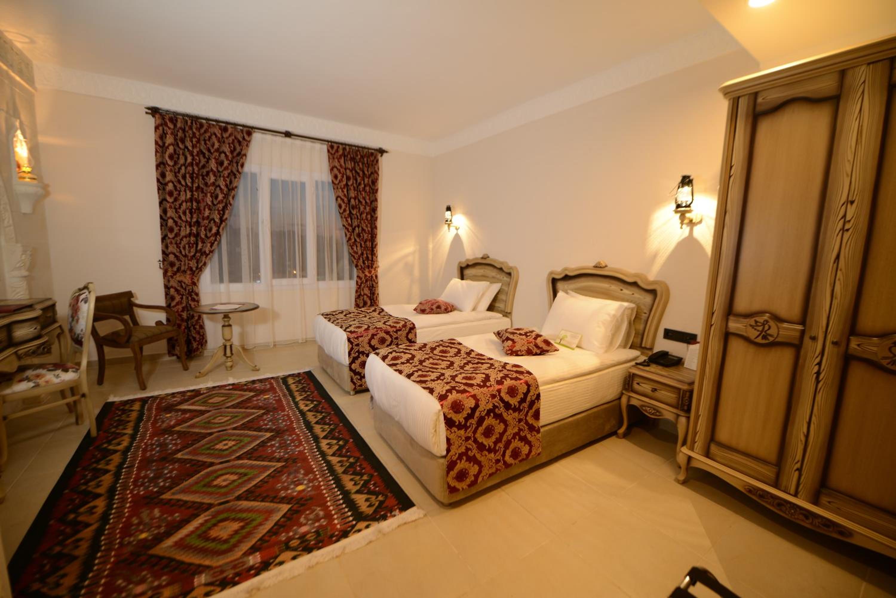 Standard Double Room - Photo 3