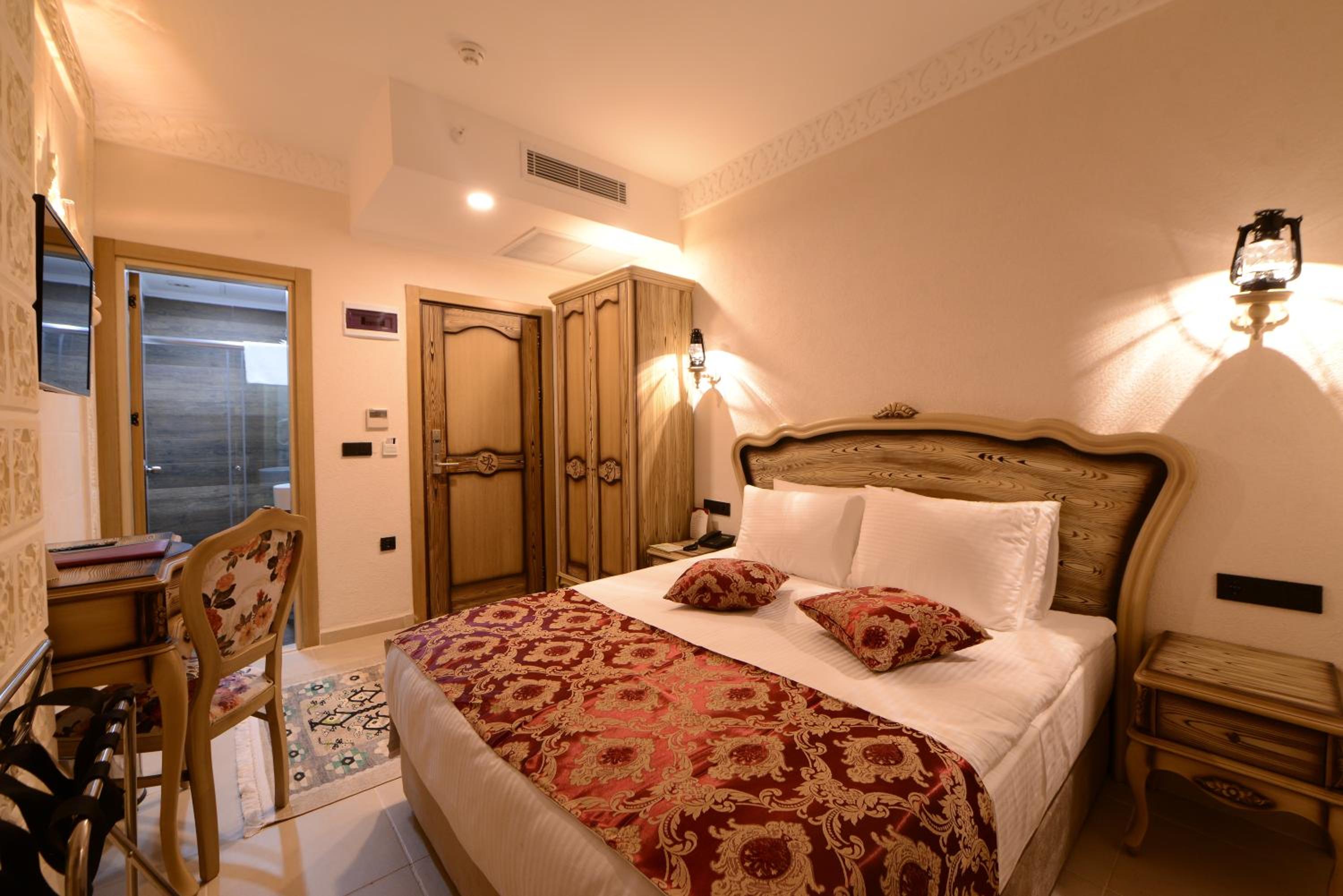 Standard Double Room - Photo 5