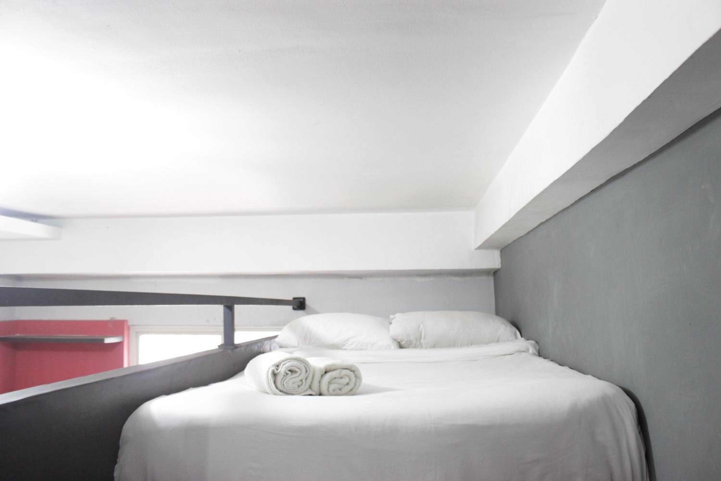 Studio Apartment photo 1
