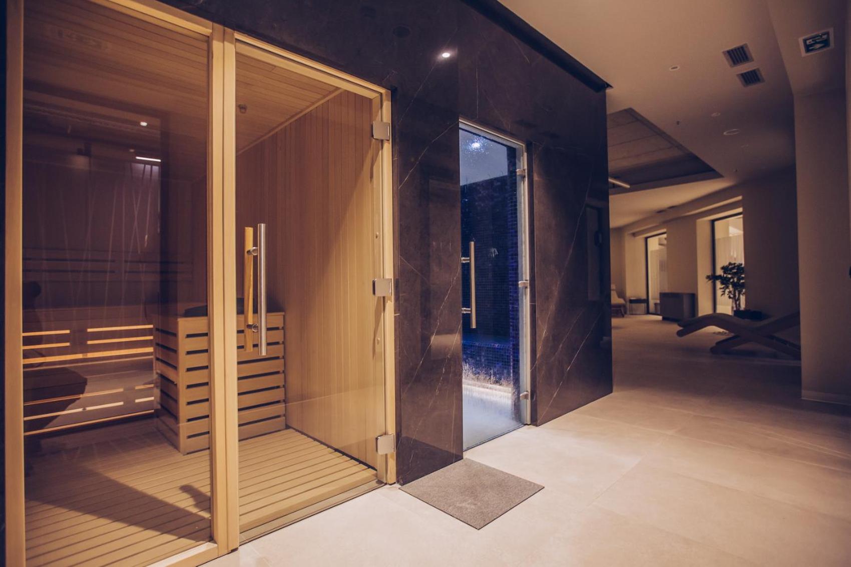 Standard Double Room with Free Wellness - Photo 7