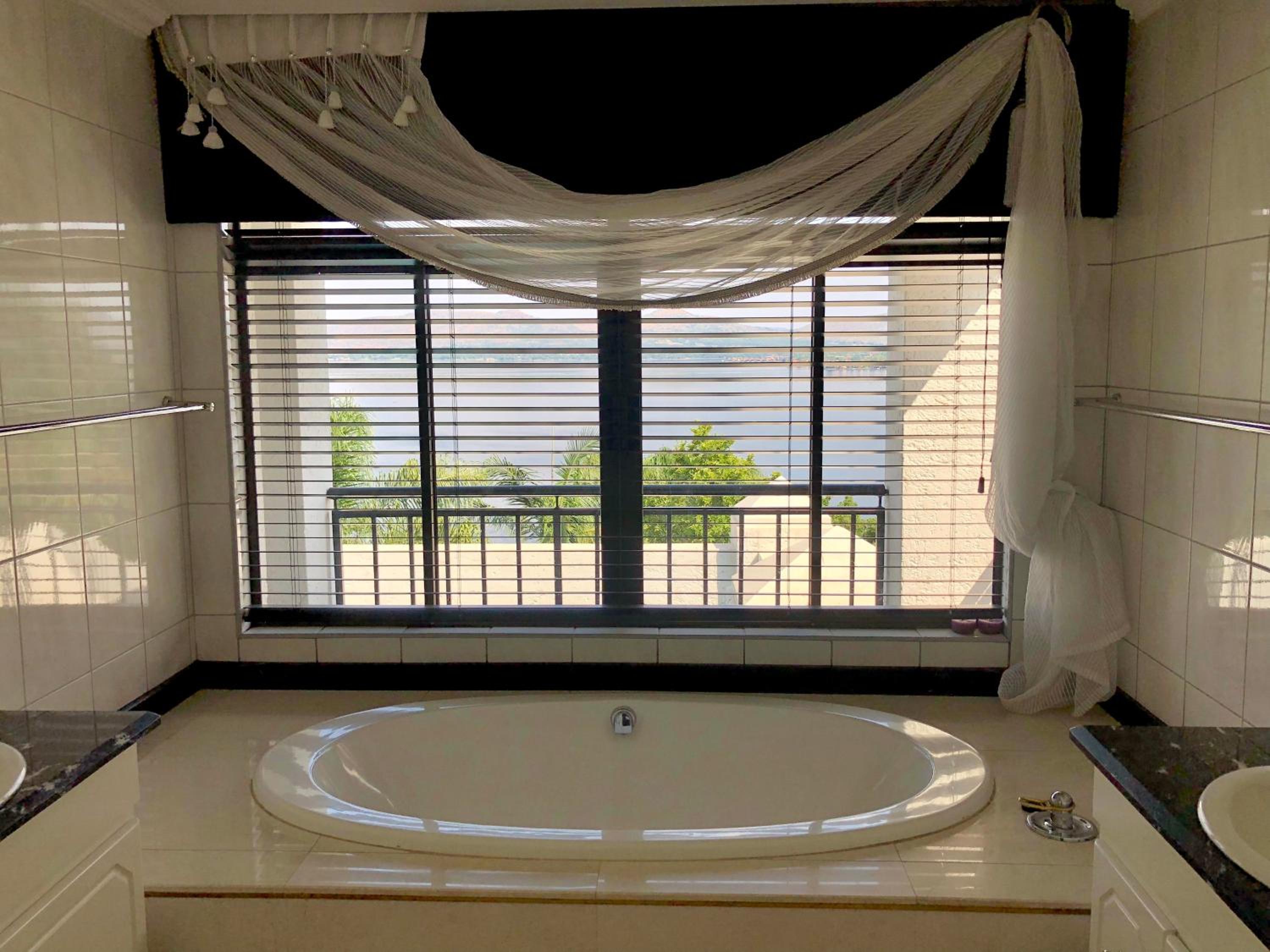 Family Room with Lake View - Photo 16