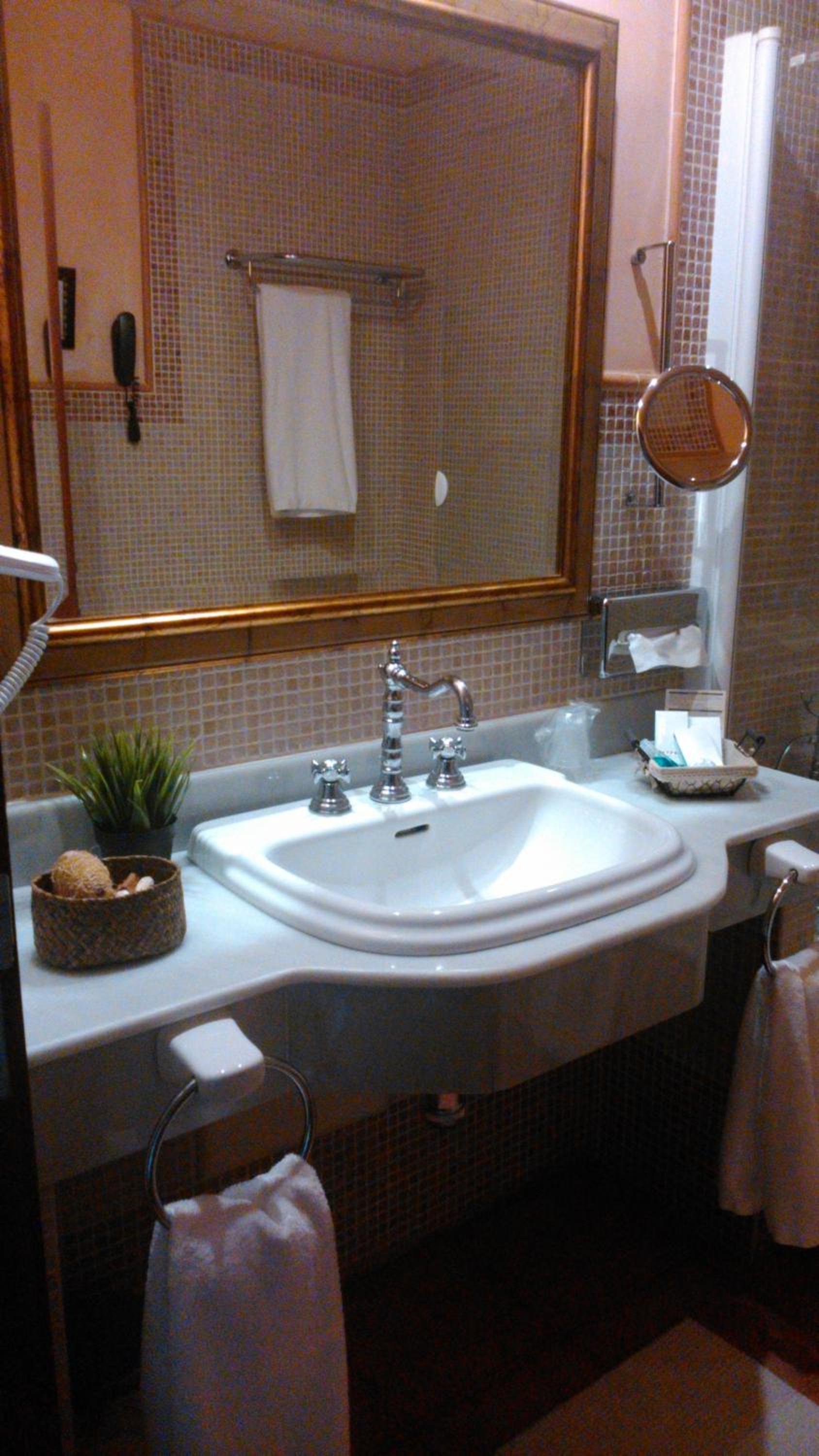Double or Twin Room photo 3