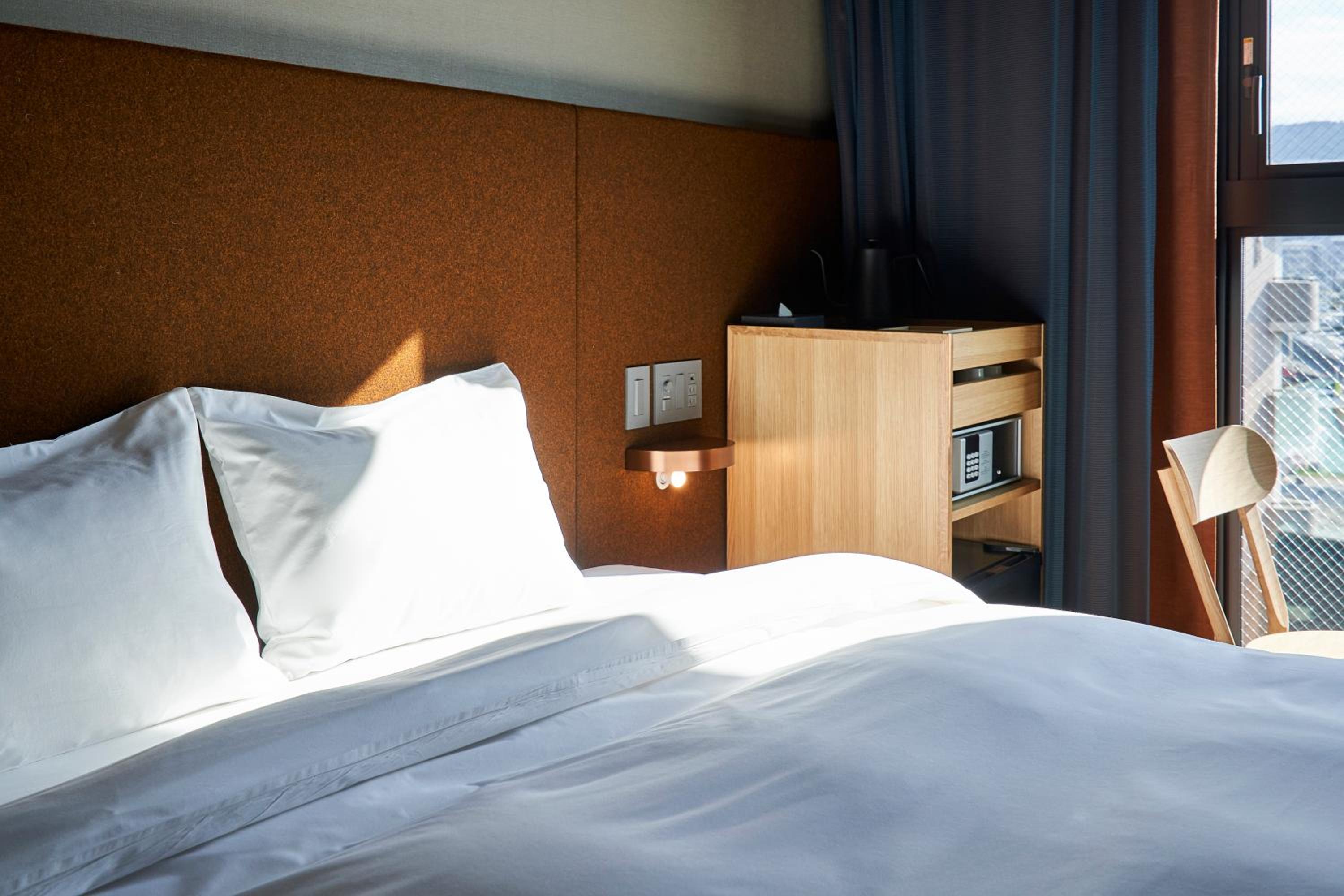 Standard King Room - Photo 2
