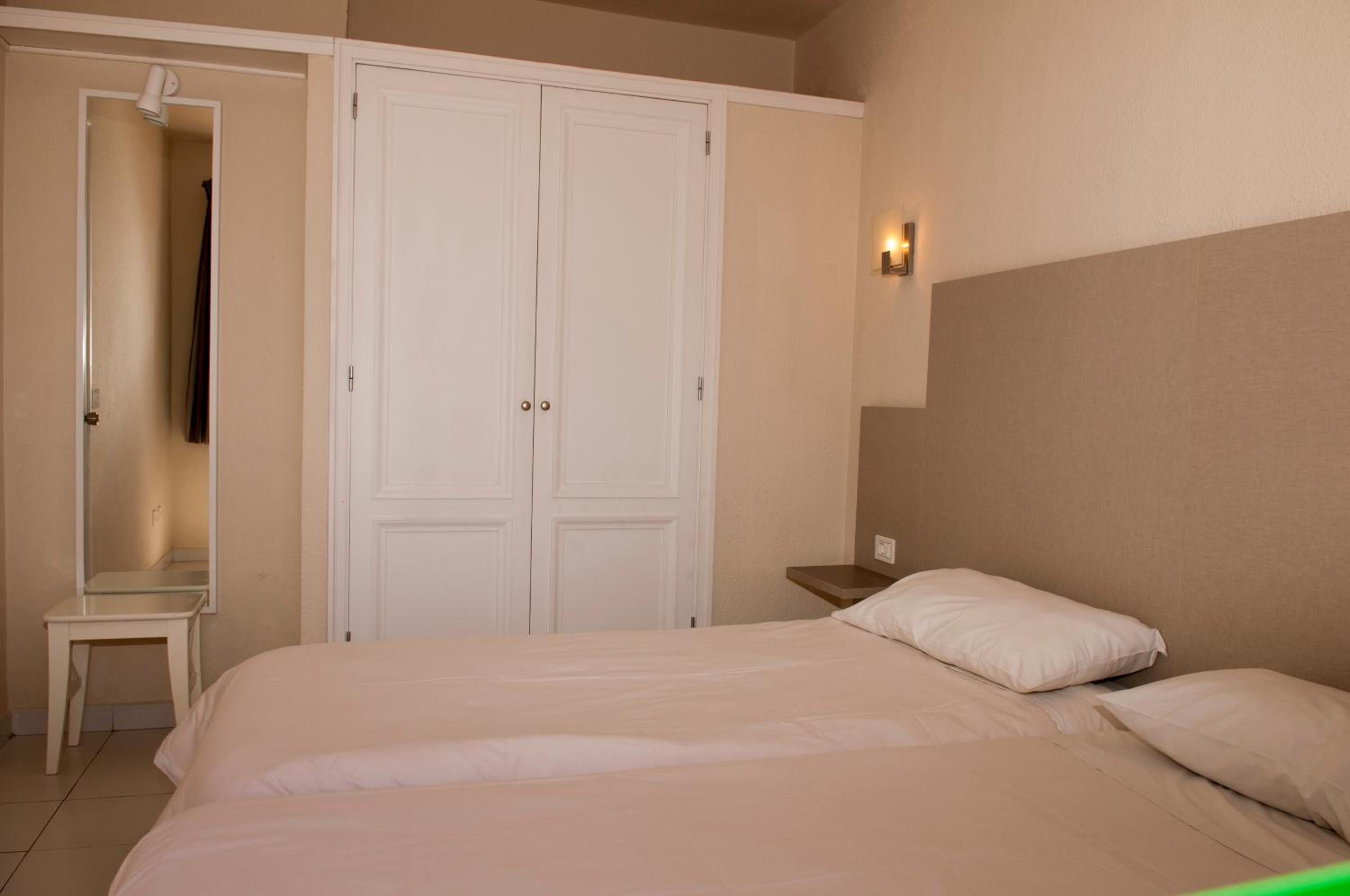 Superior One-Bedroom Apartment photo 2