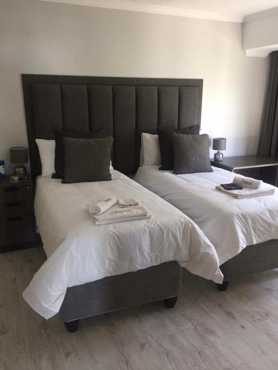 Deluxe Double or Twin Room with Garden View - Photo 9