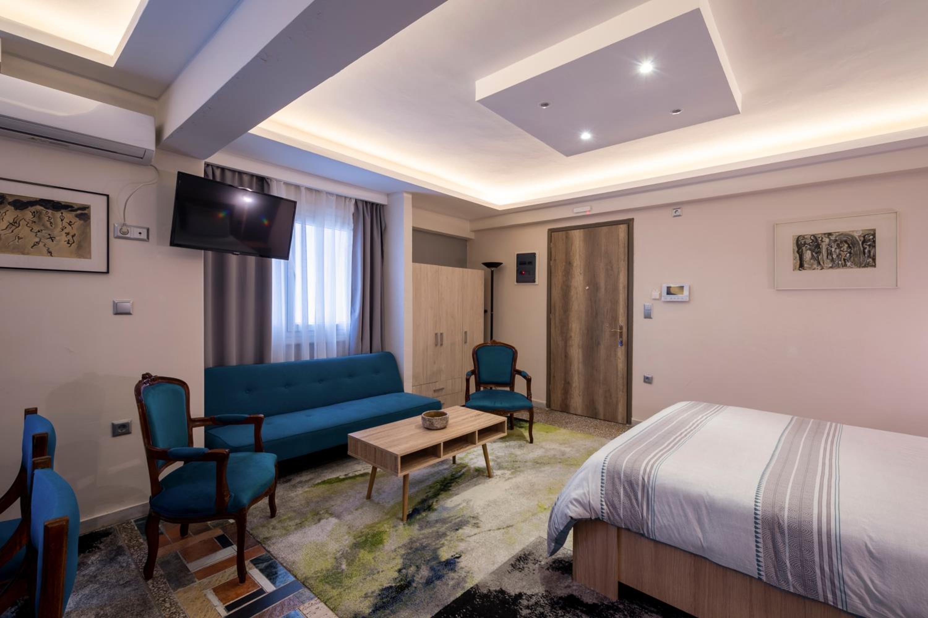 One-Bedroom Apartment