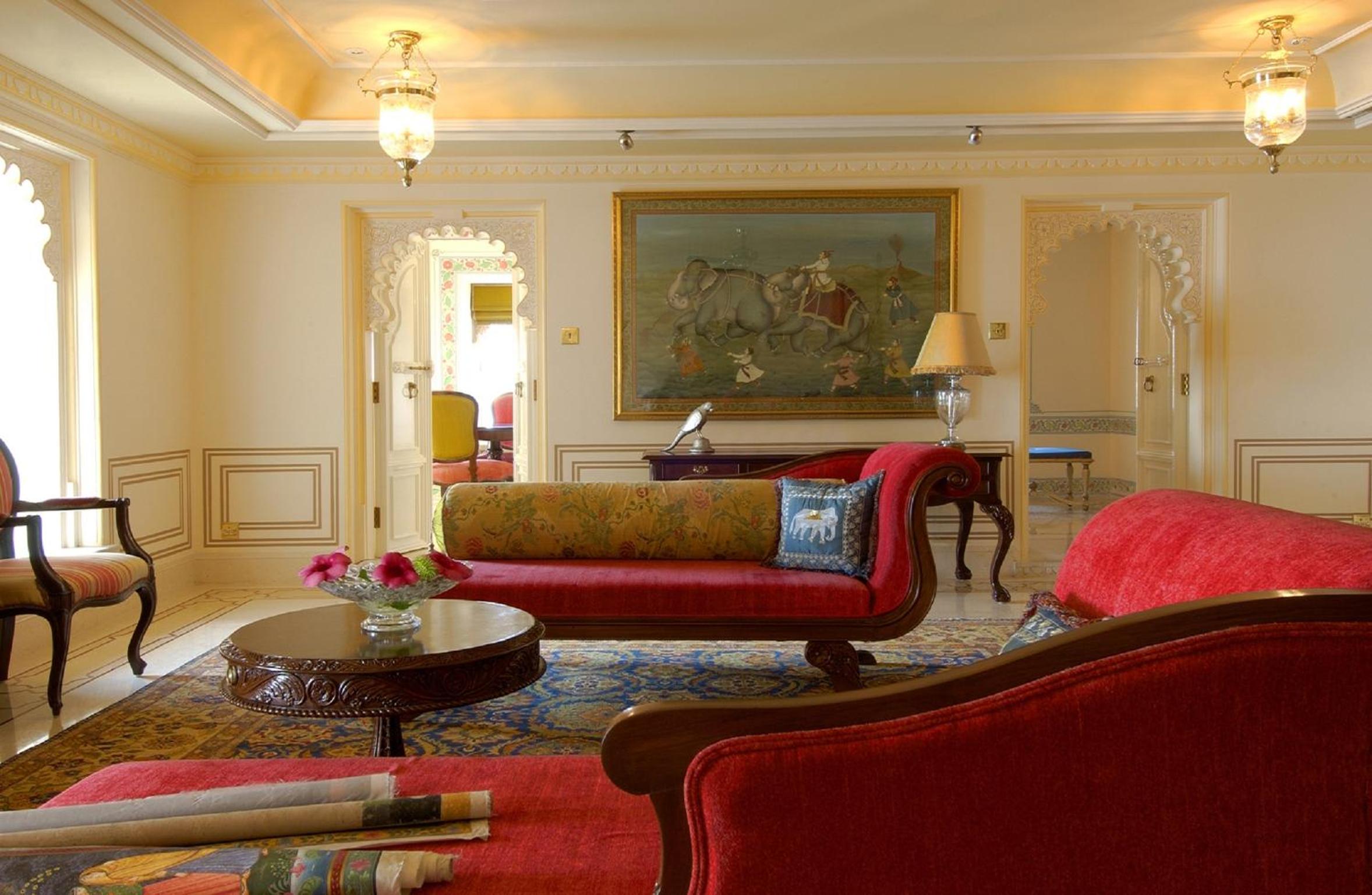 Grand Royal Suite with Lake View - Photo 3