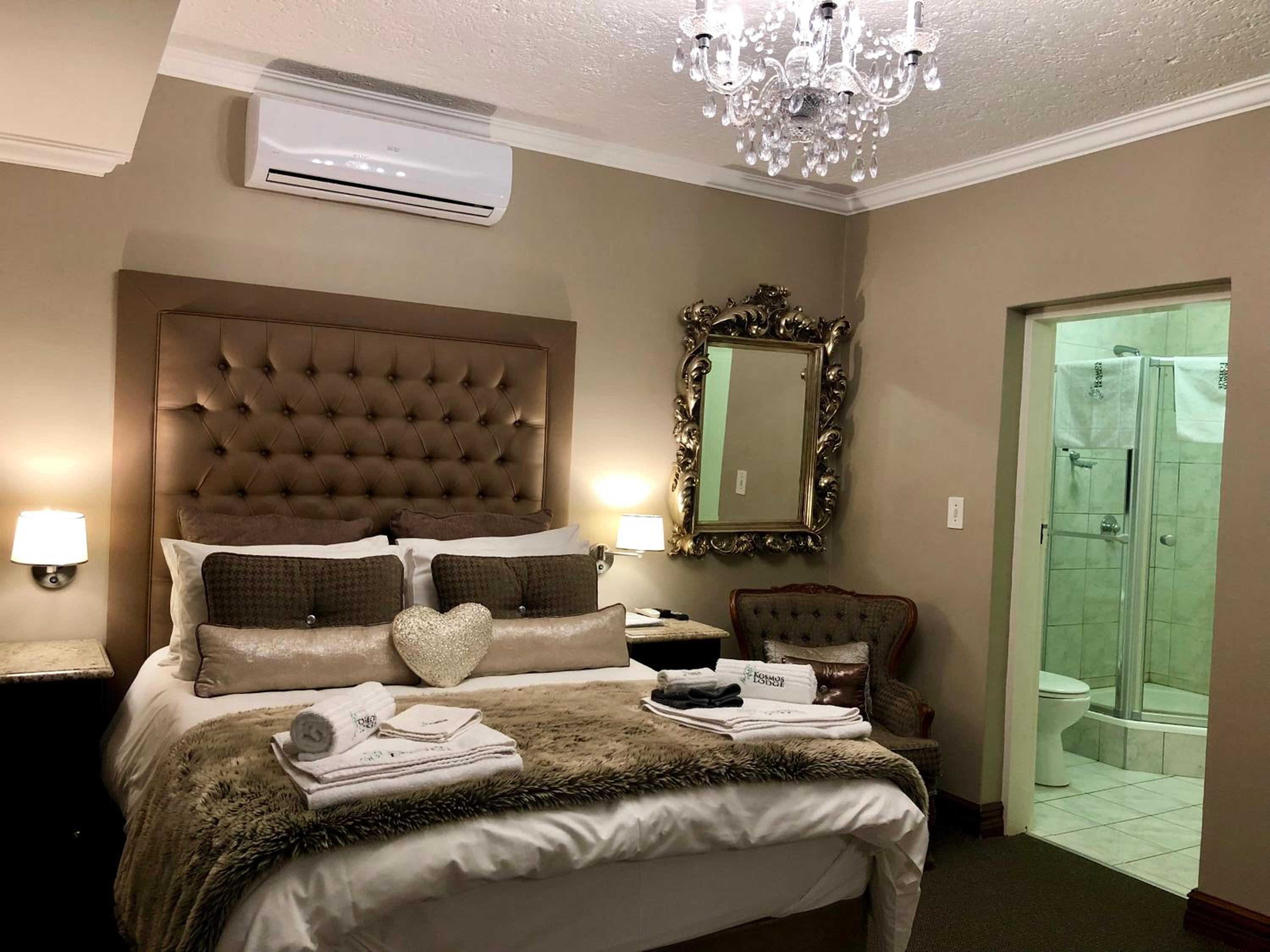 Deluxe Double Room with Shower - Photo 8