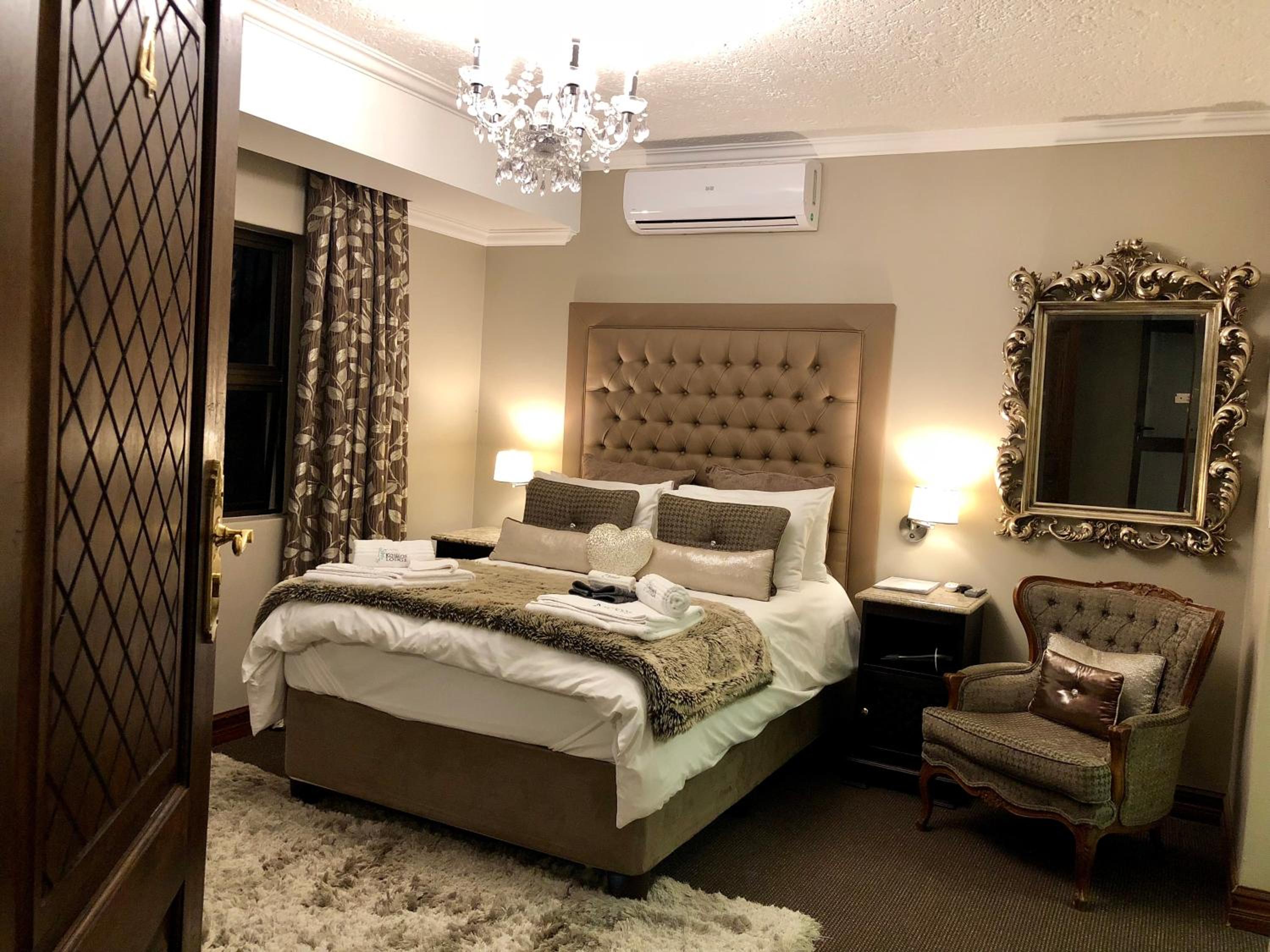 Deluxe Double Room with Shower - Photo 7