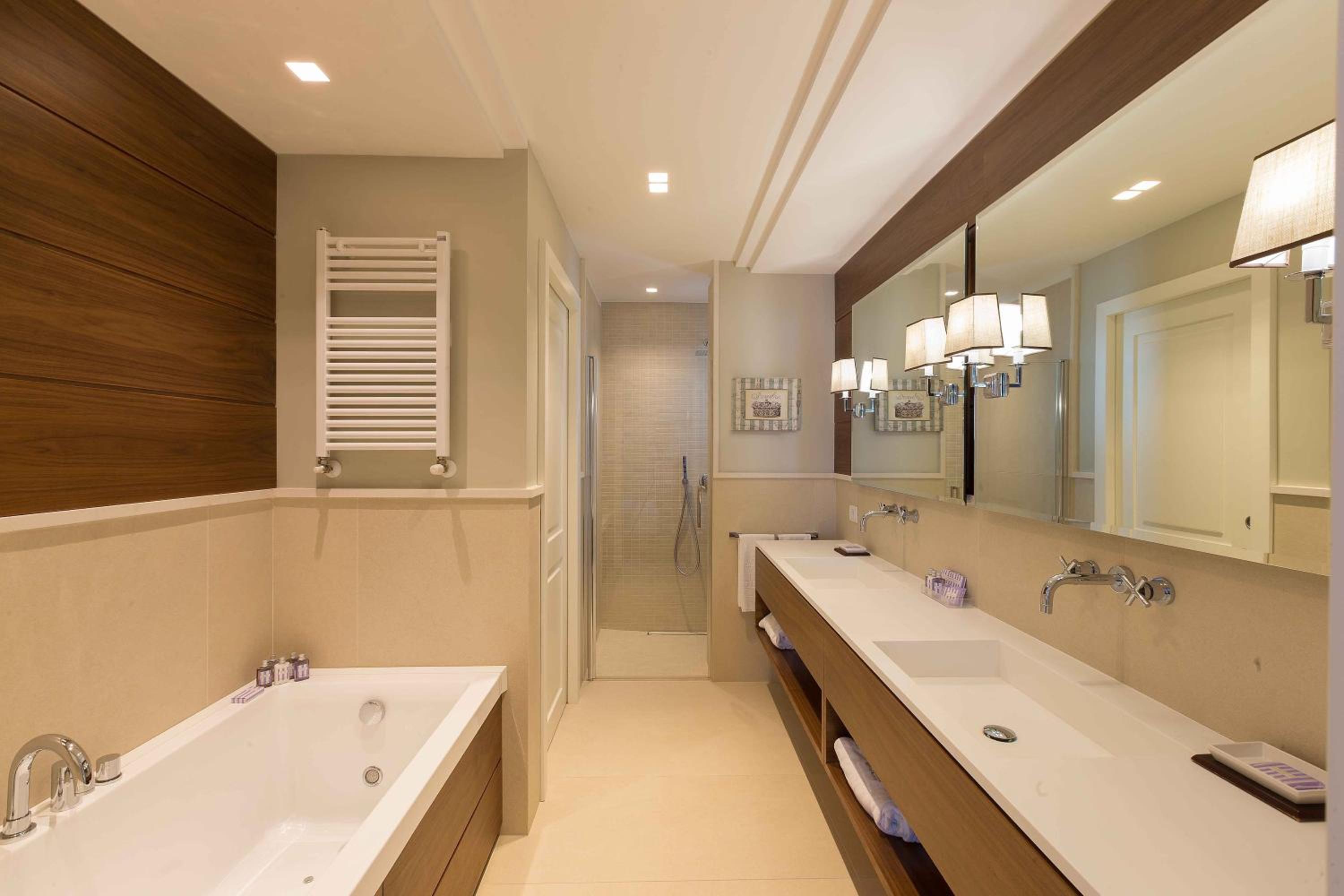 Suite with Front Sea View photo 3