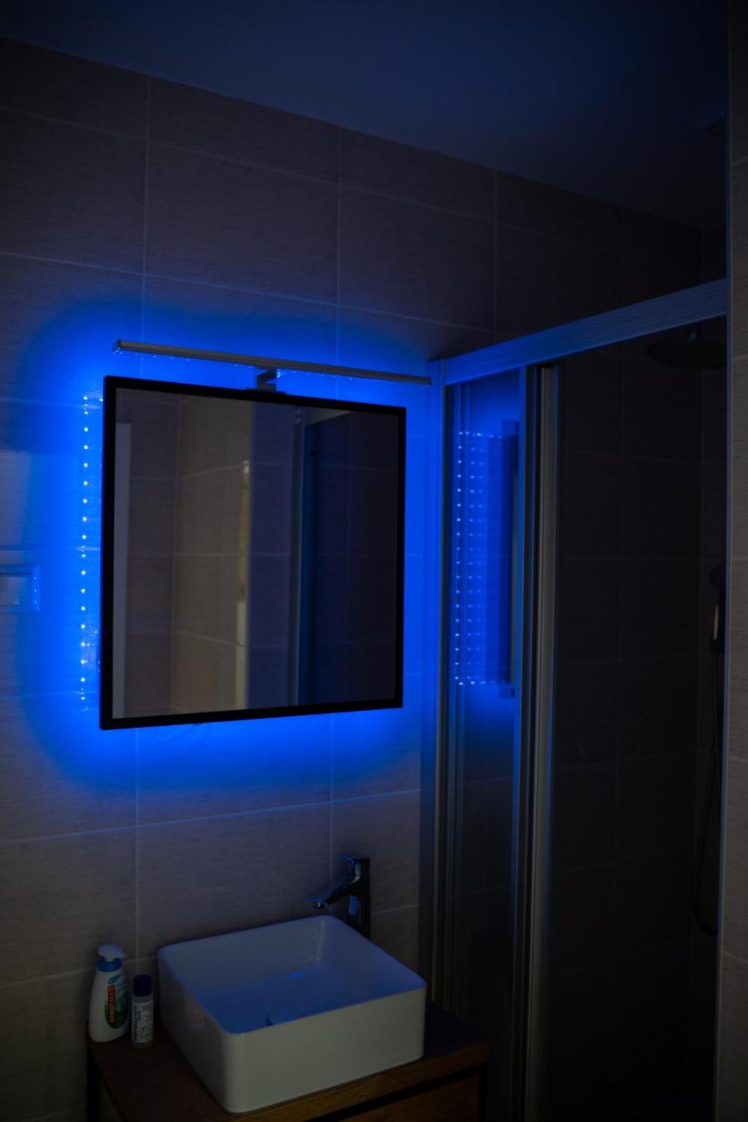 Twin Room with Bathroom photo 3