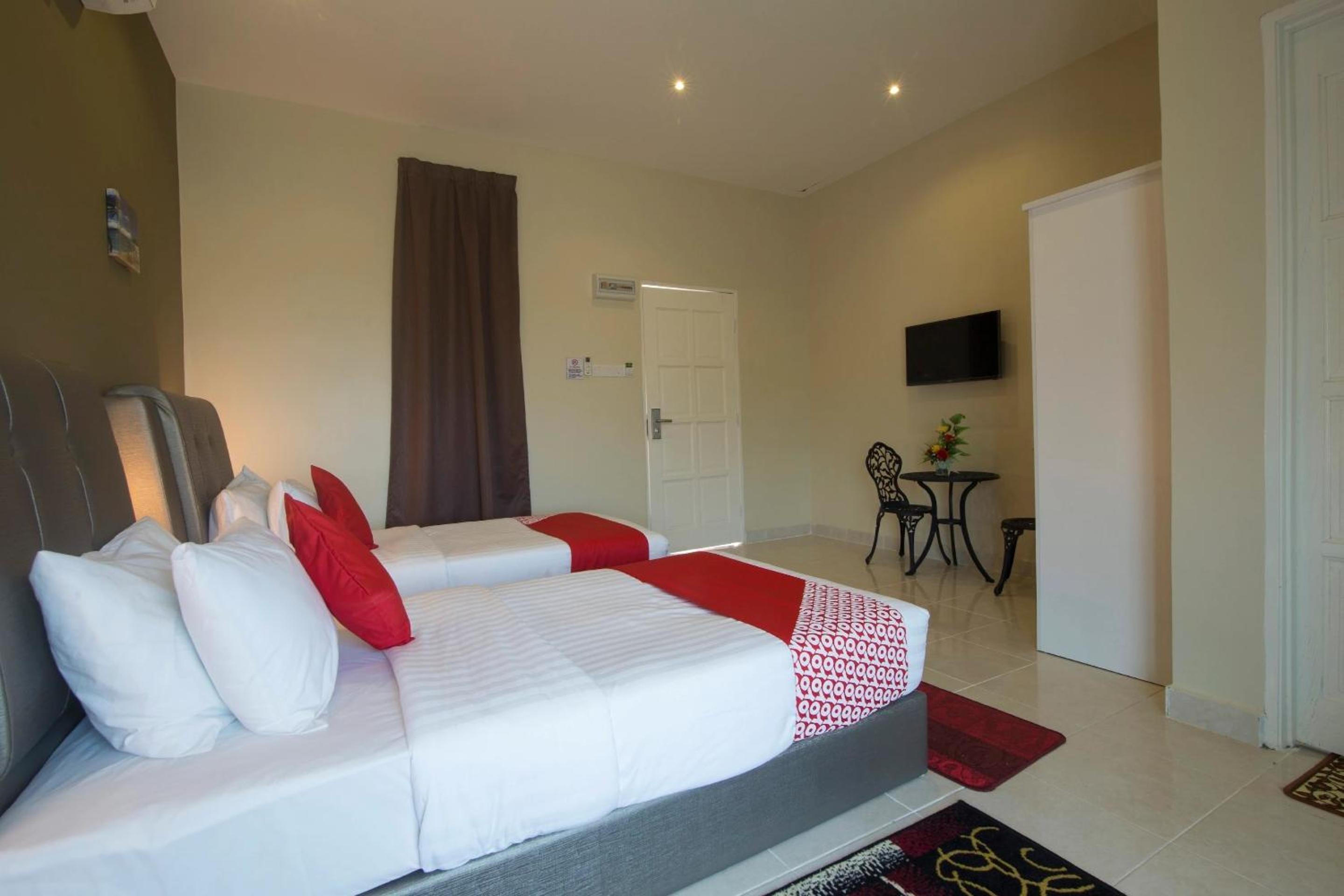 Twin Room with Balcony photo 3
