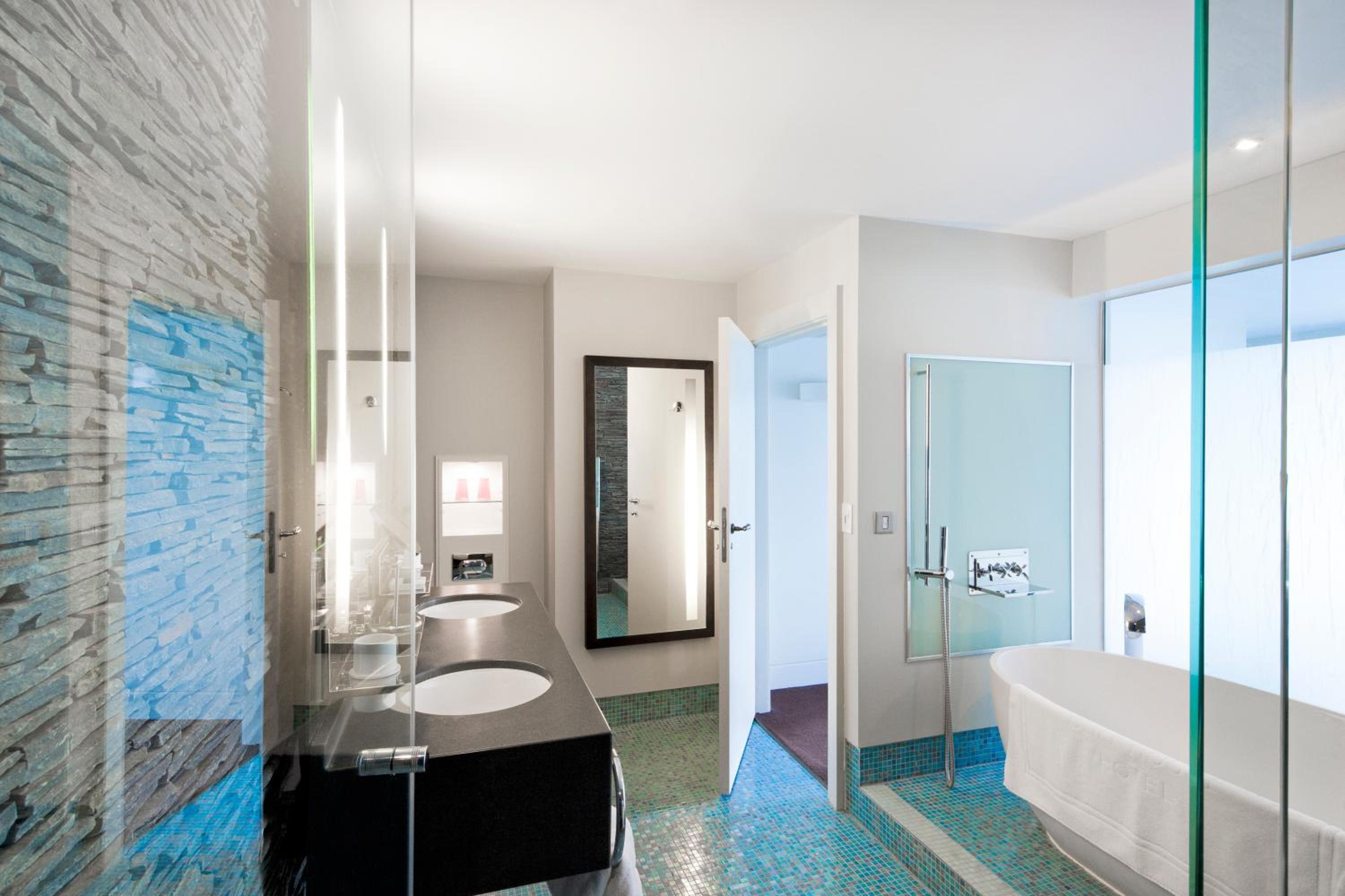 Balcony Suite photo 2