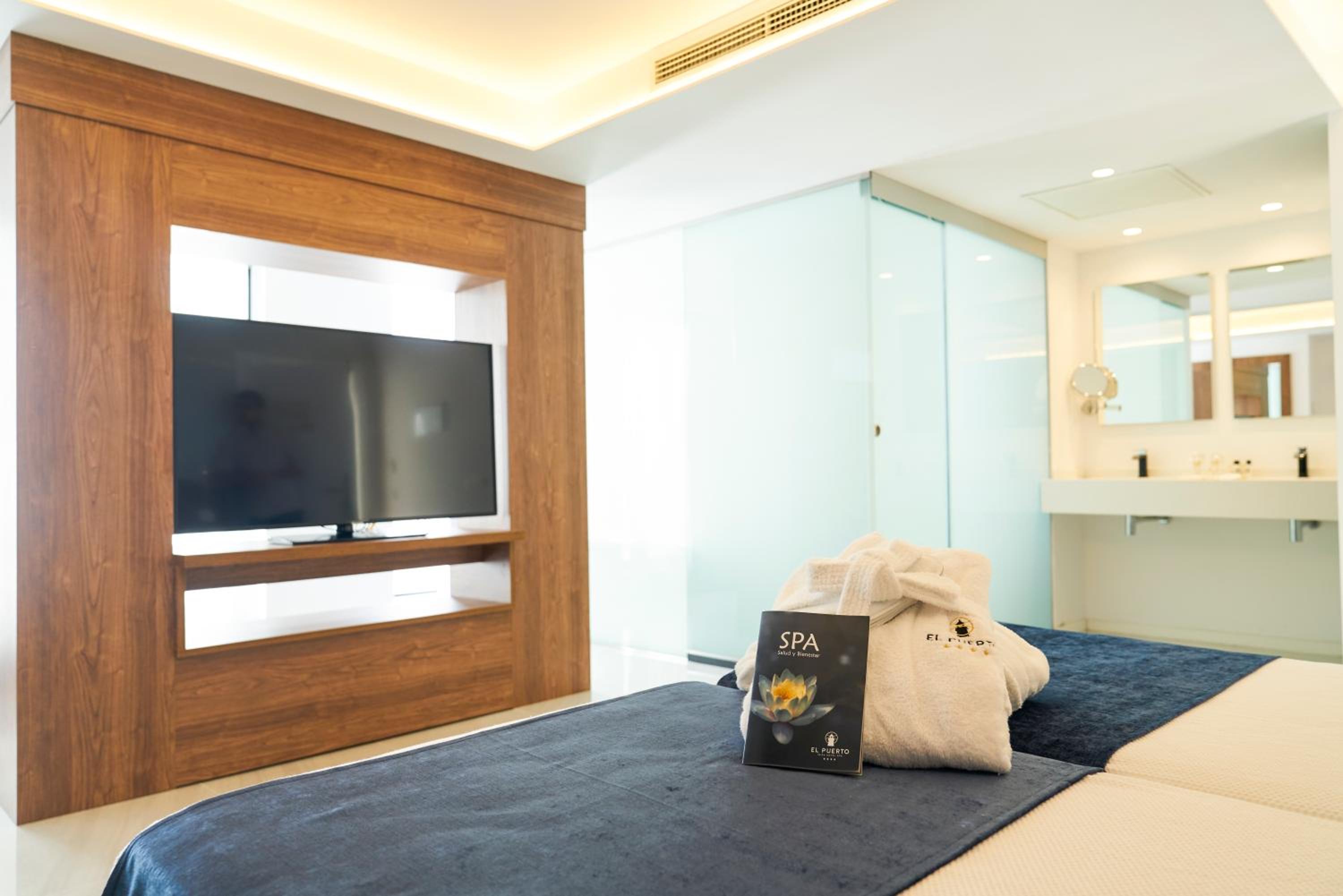 Suite with Terrace - Photo 4