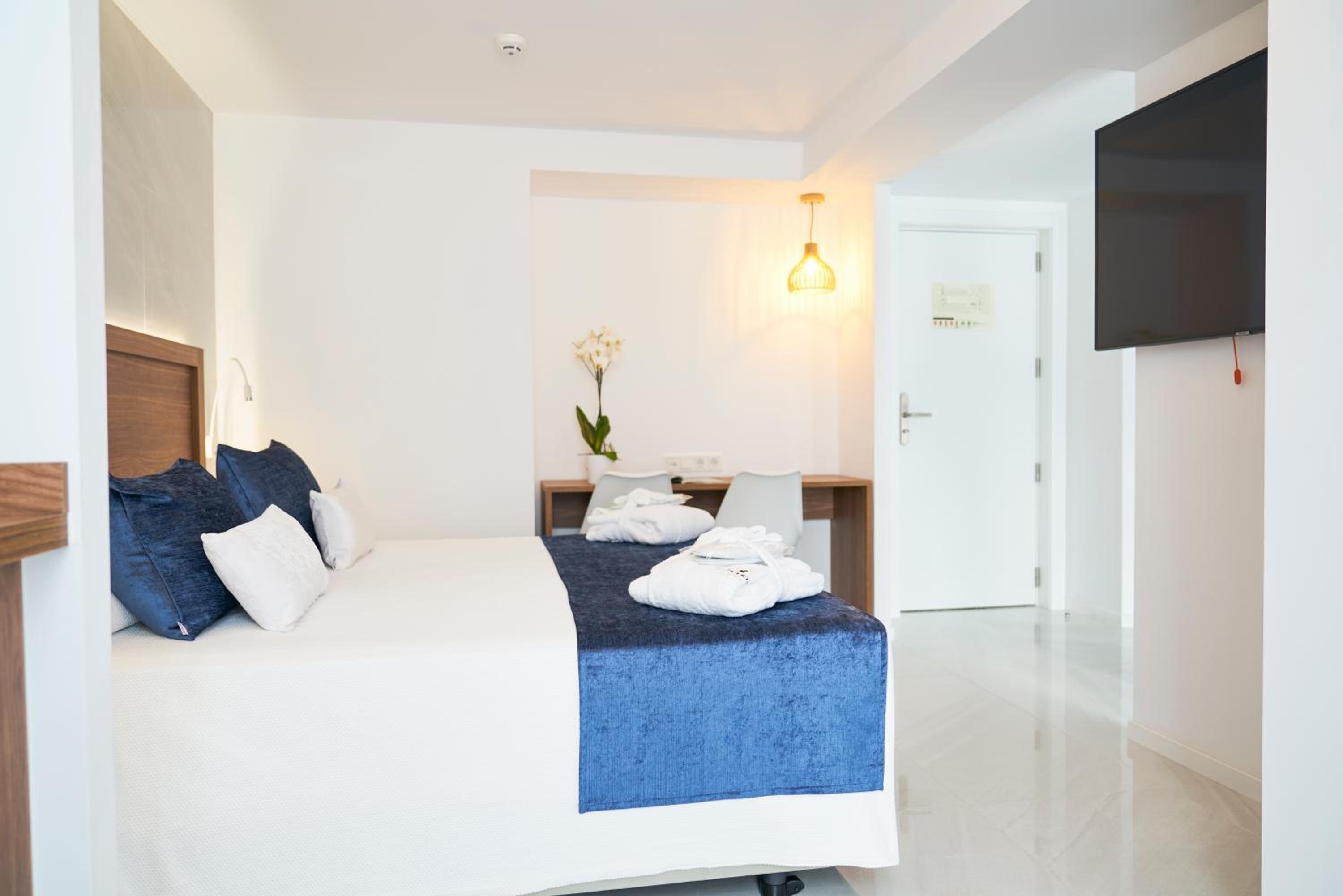 Suite  - Photo 3