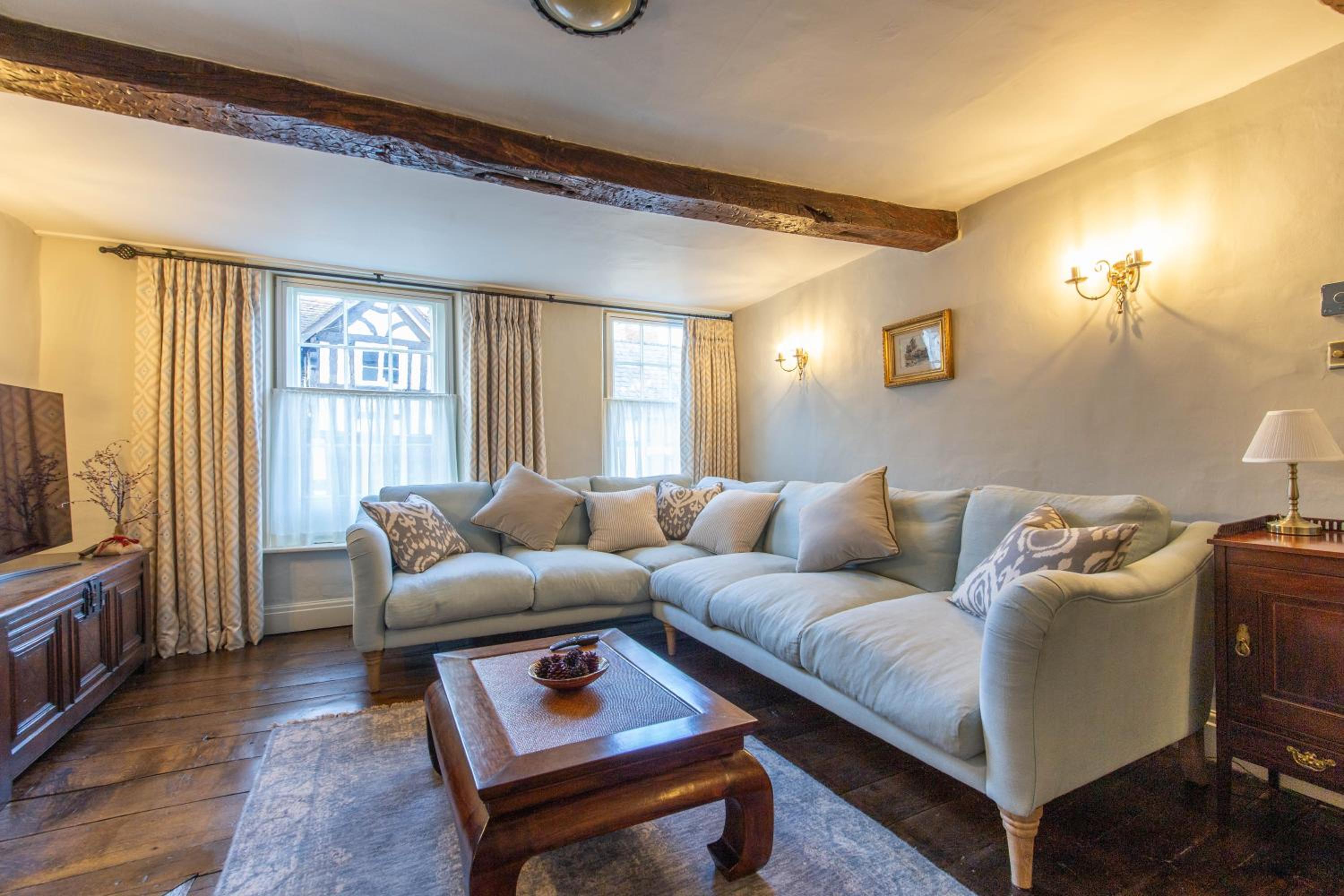 Three-Bedroom House photo 3