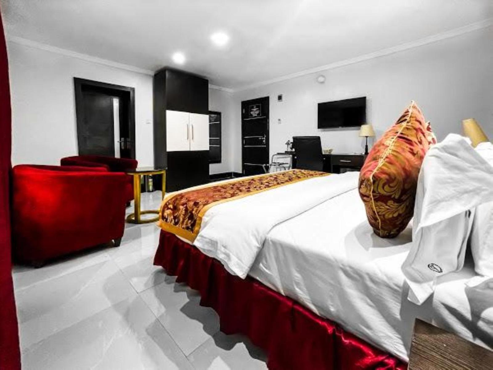 Executive Suite - Photo 4