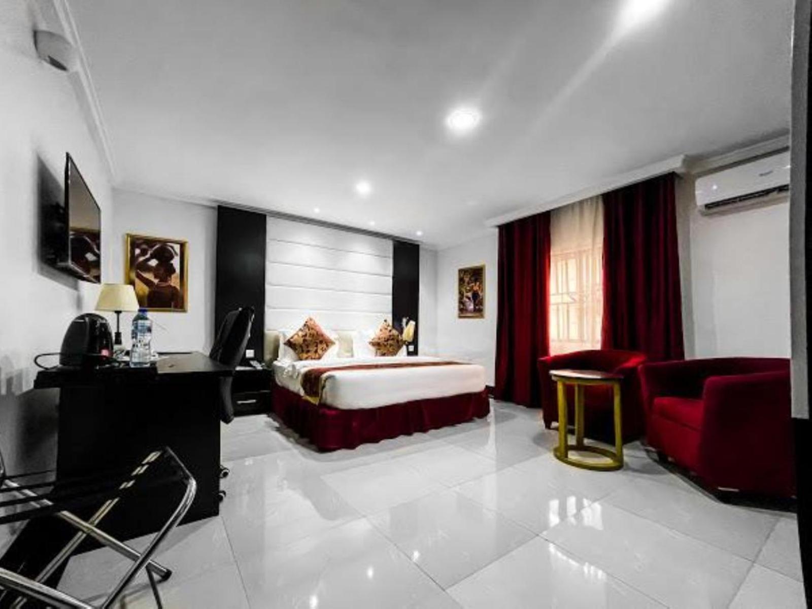 Executive Suite - Photo 5