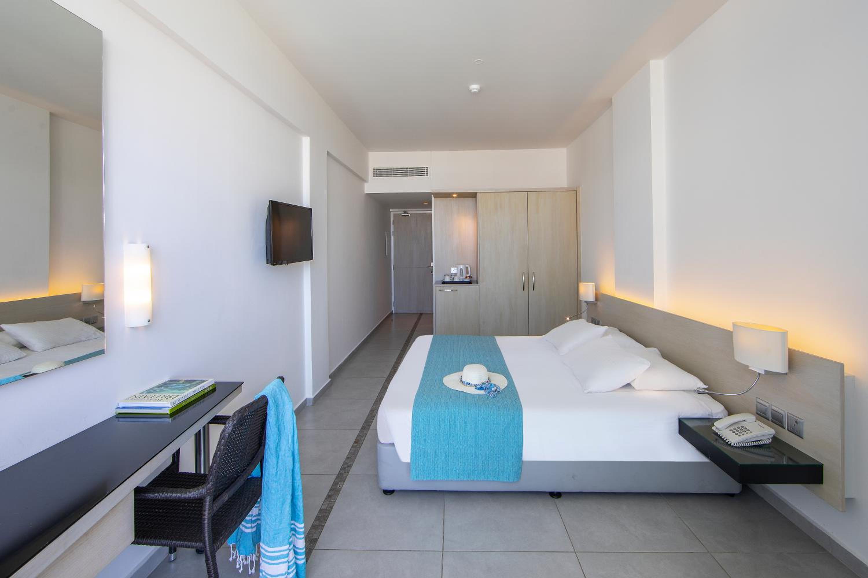 Superior Double Room - Photo 2