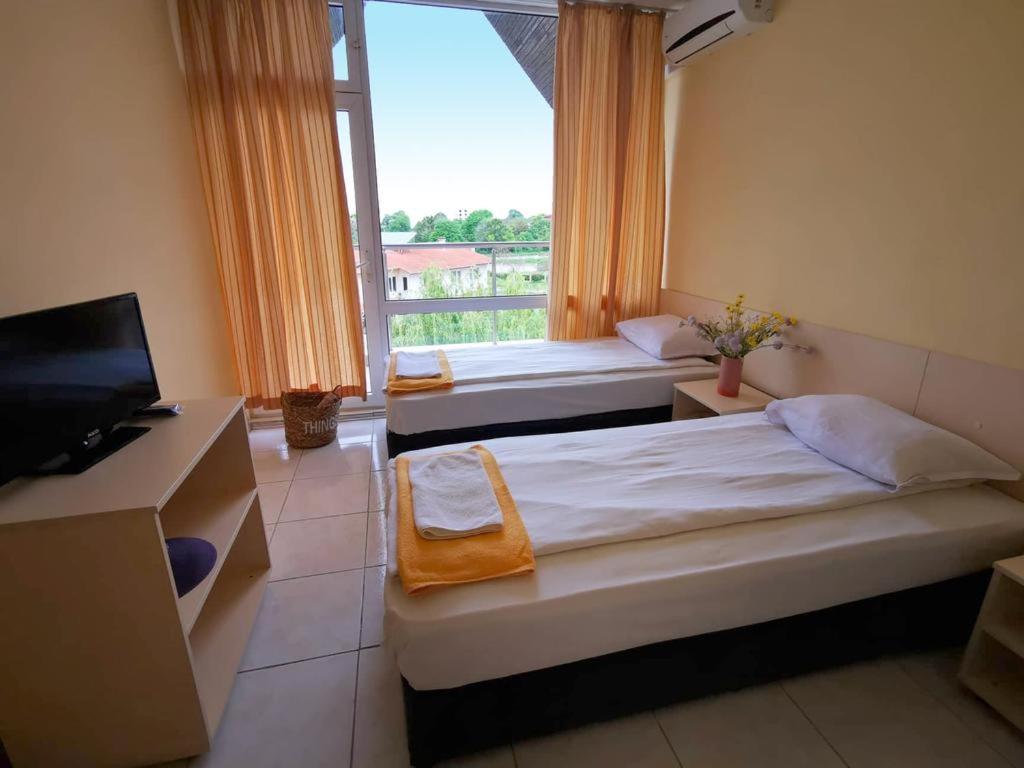 Standard Triple Room with Balcony photo 1