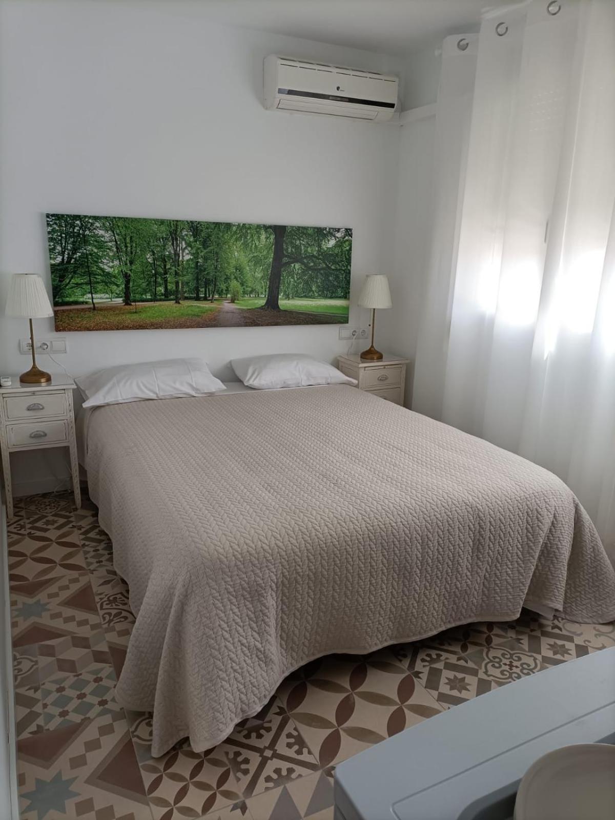 Standard Queen Room - Photo 1