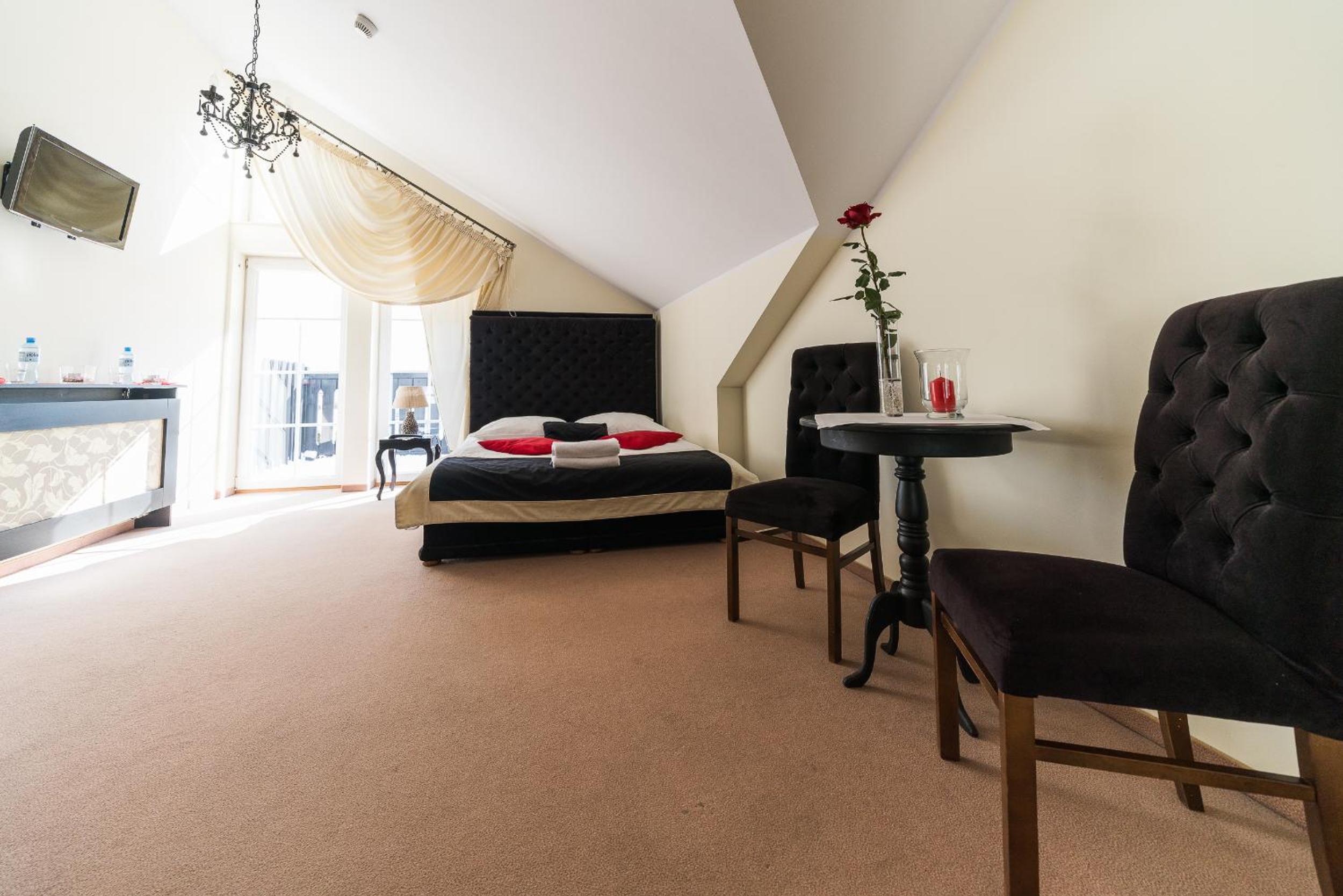 Deluxe Double Room with Balcony photo 1