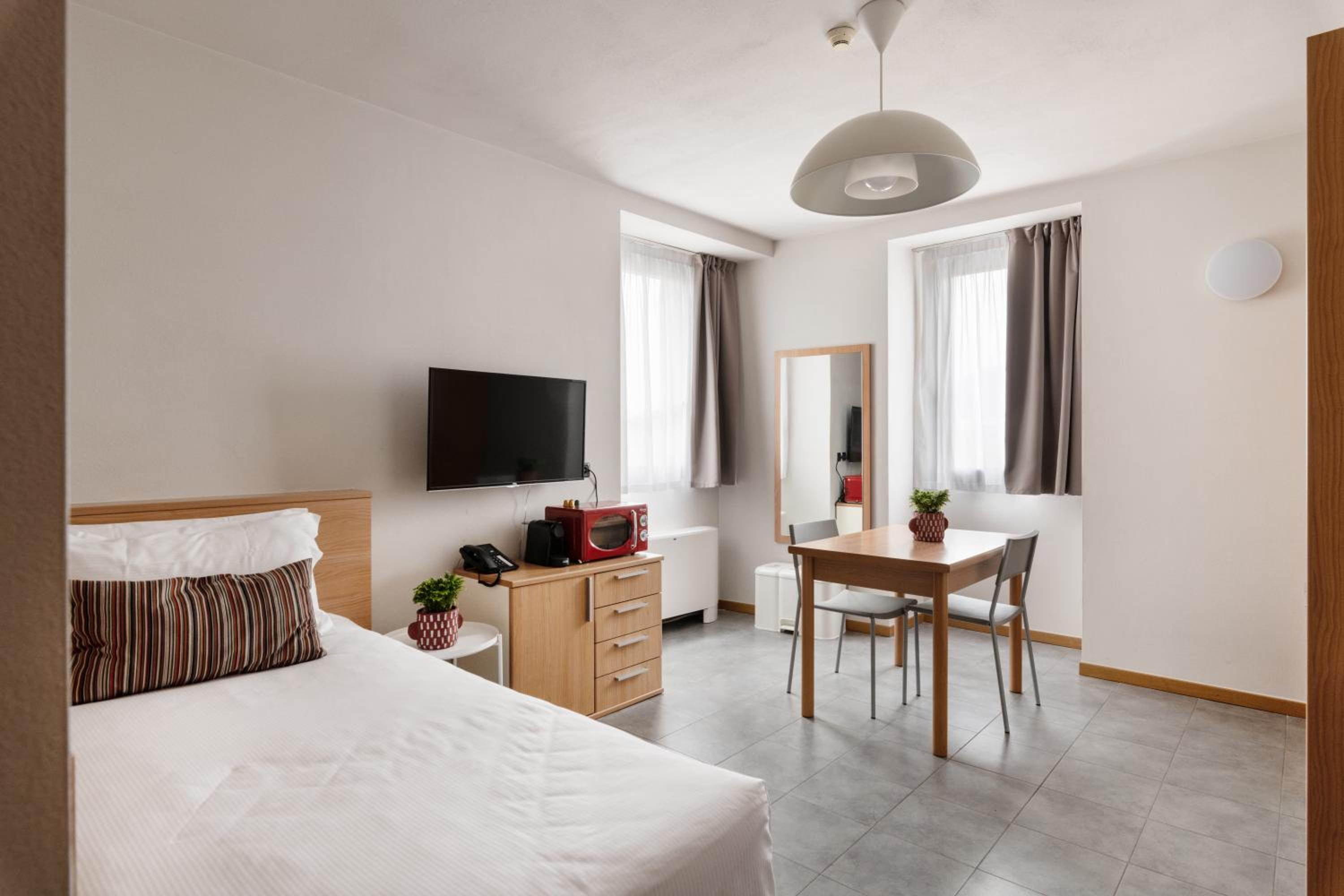 Studio Apartment photo 2