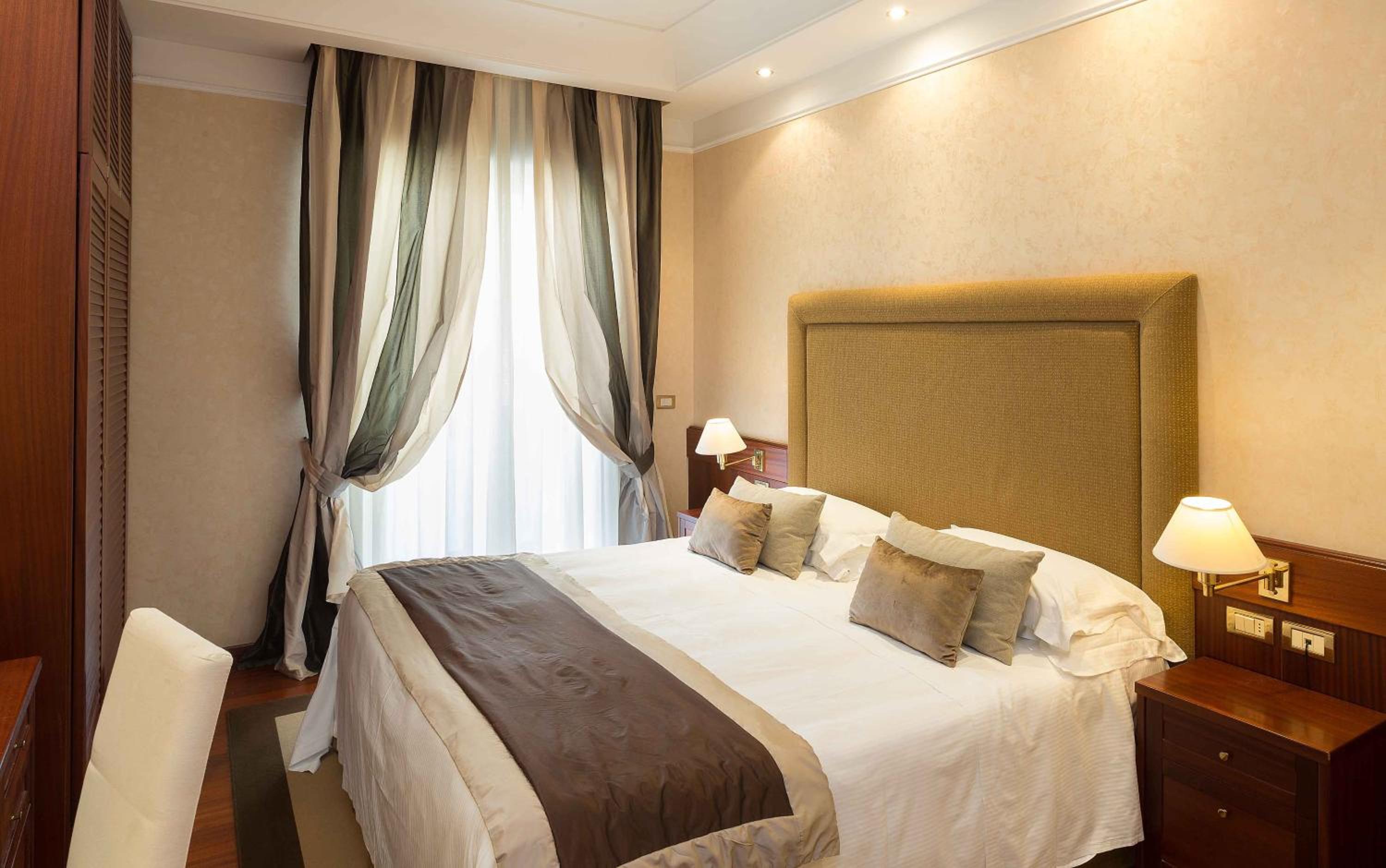 Superior Room with Side Sea View  - Photo 2