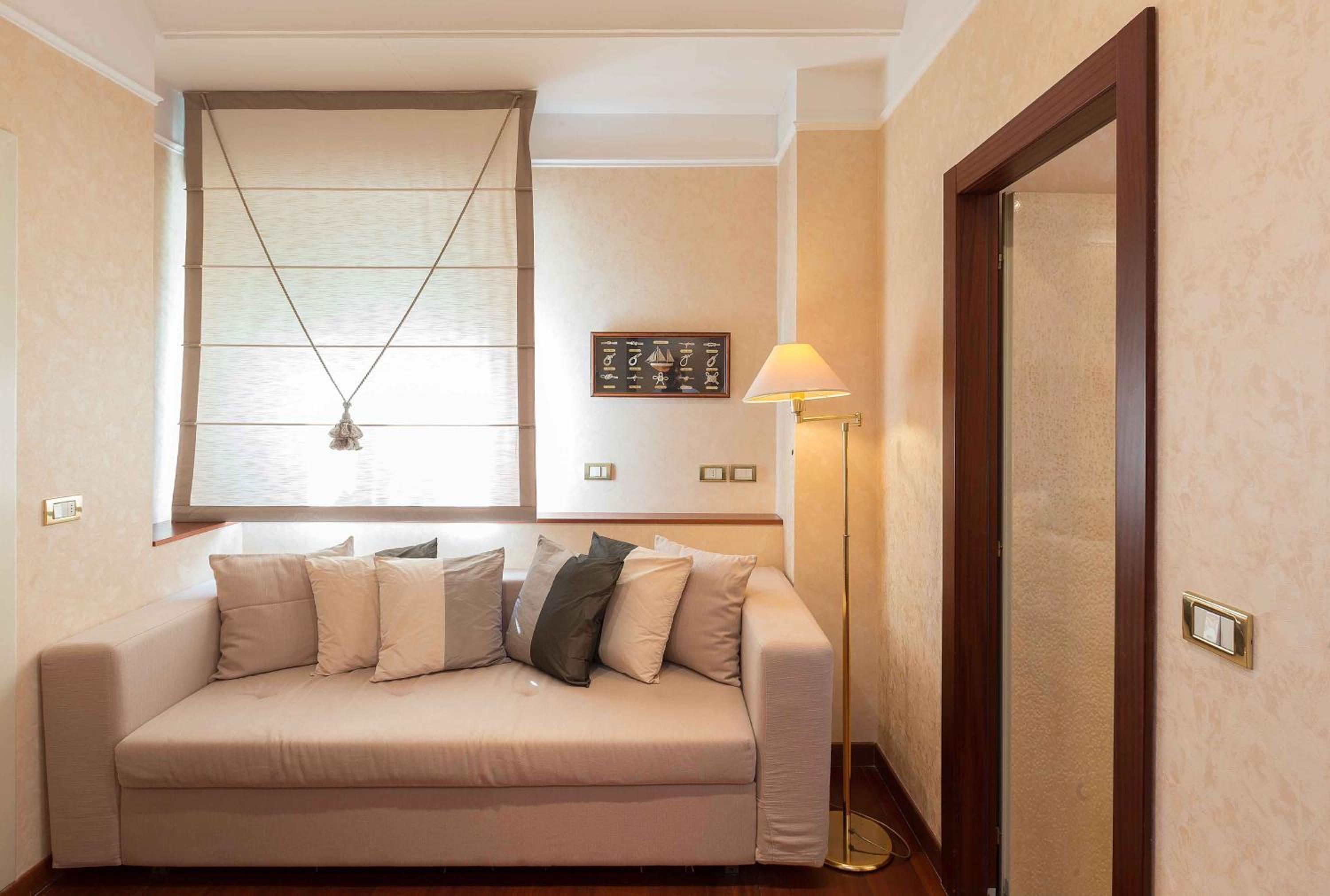Family Room with Side Sea View photo 1