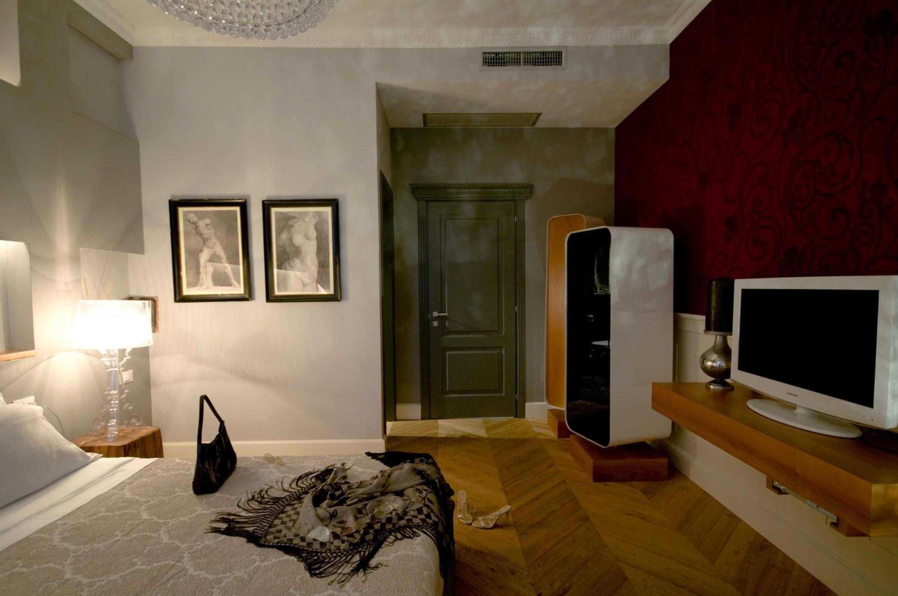 Superior Double Room with Balcony - Photo 9