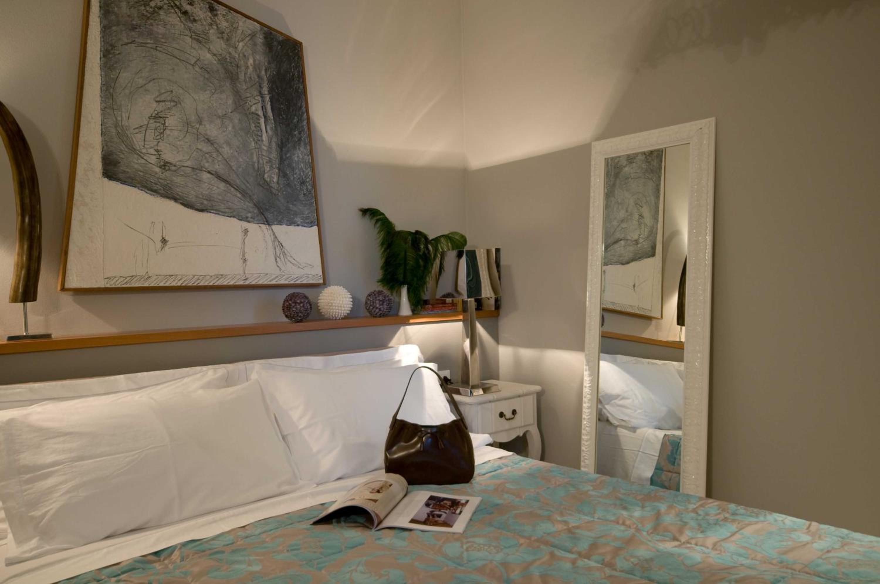 Deluxe Double Room - Photo 15