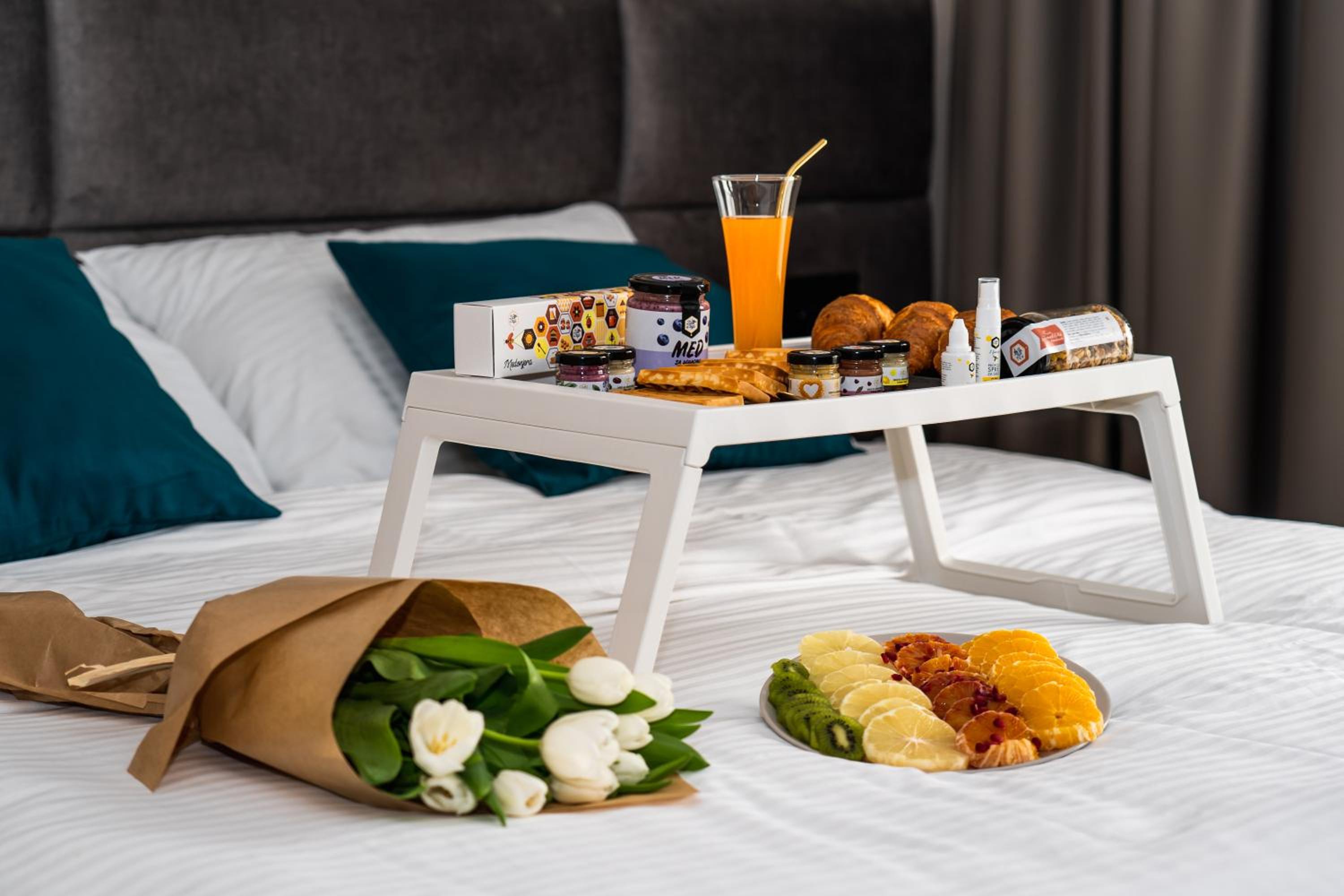 Deluxe Double Room with Extra Bed photo 2