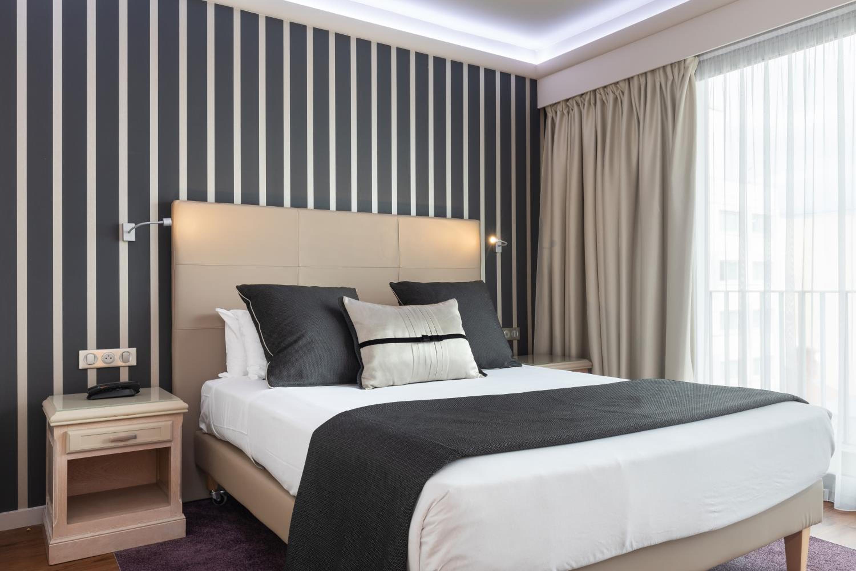 Superior Double or Twin Room thumbnail 5
